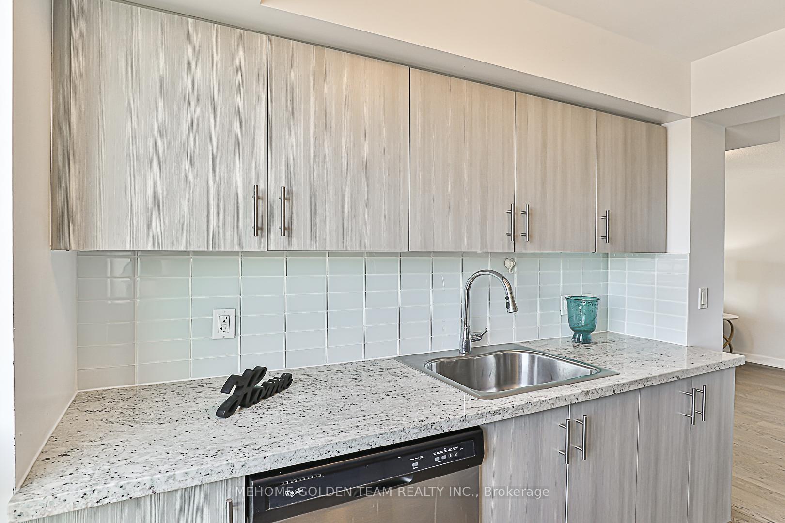 3 Bedrooms Condo at 185 Bonis,  Toronto For sale