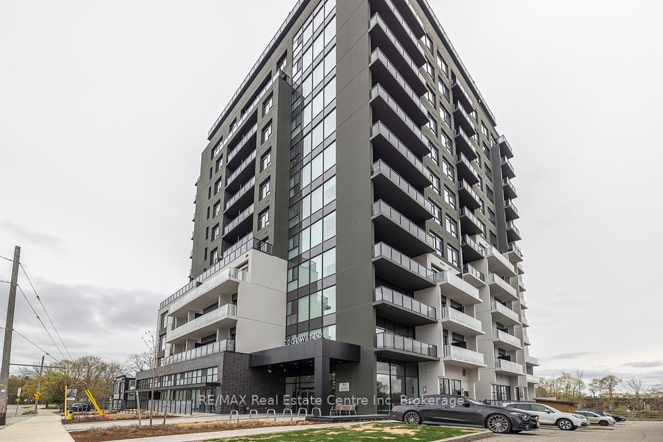 71 Wyndham