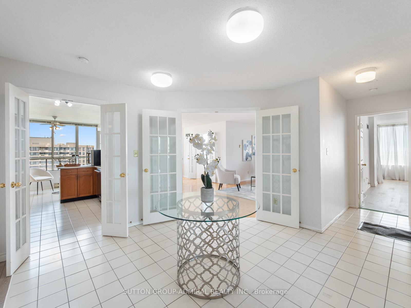 3 Bedrooms Condo at 175 Bamburgh, Toronto For sale