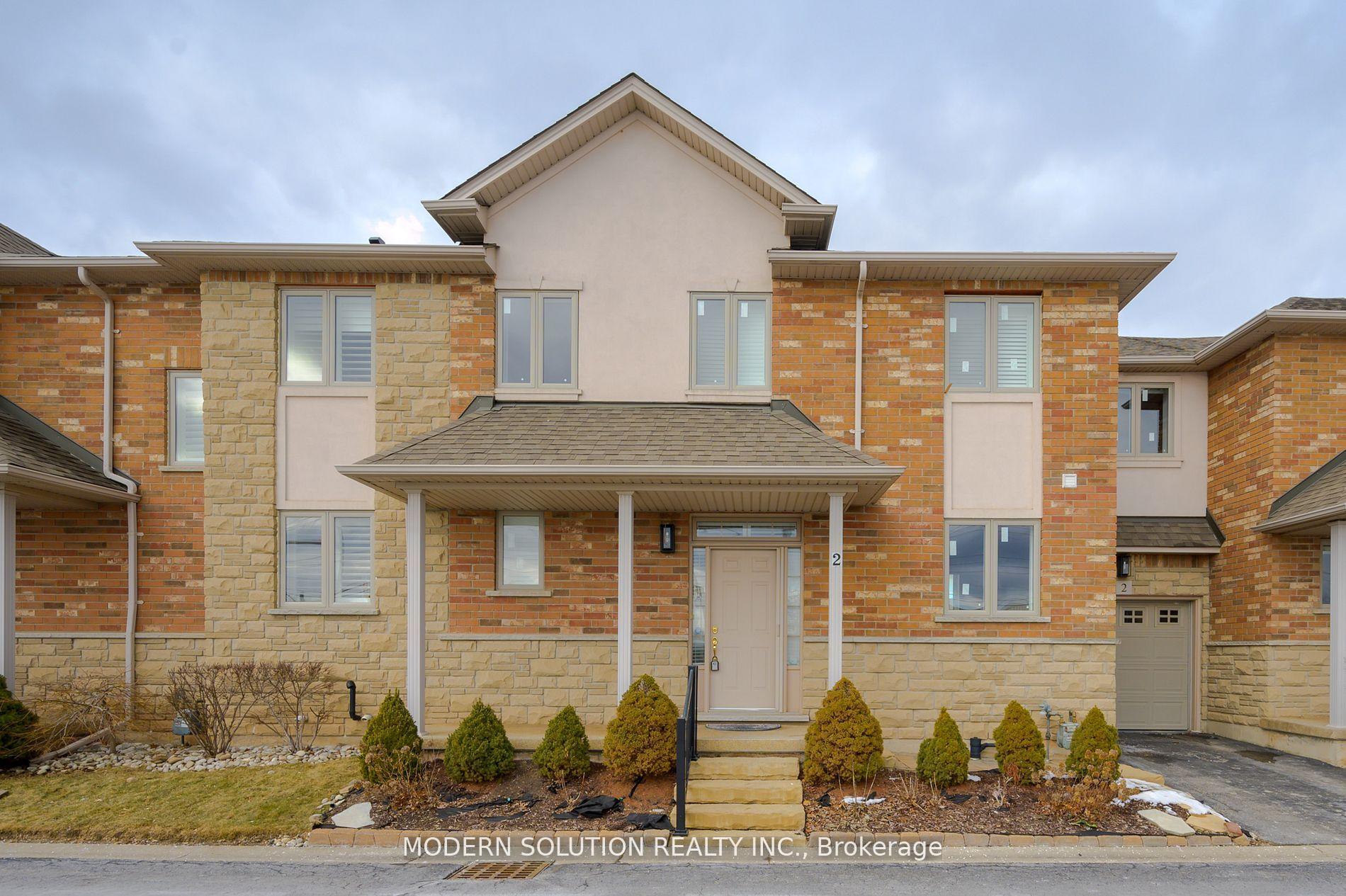 3 Bedrooms Condo at 5151 Upper Middle, Burlington For sale