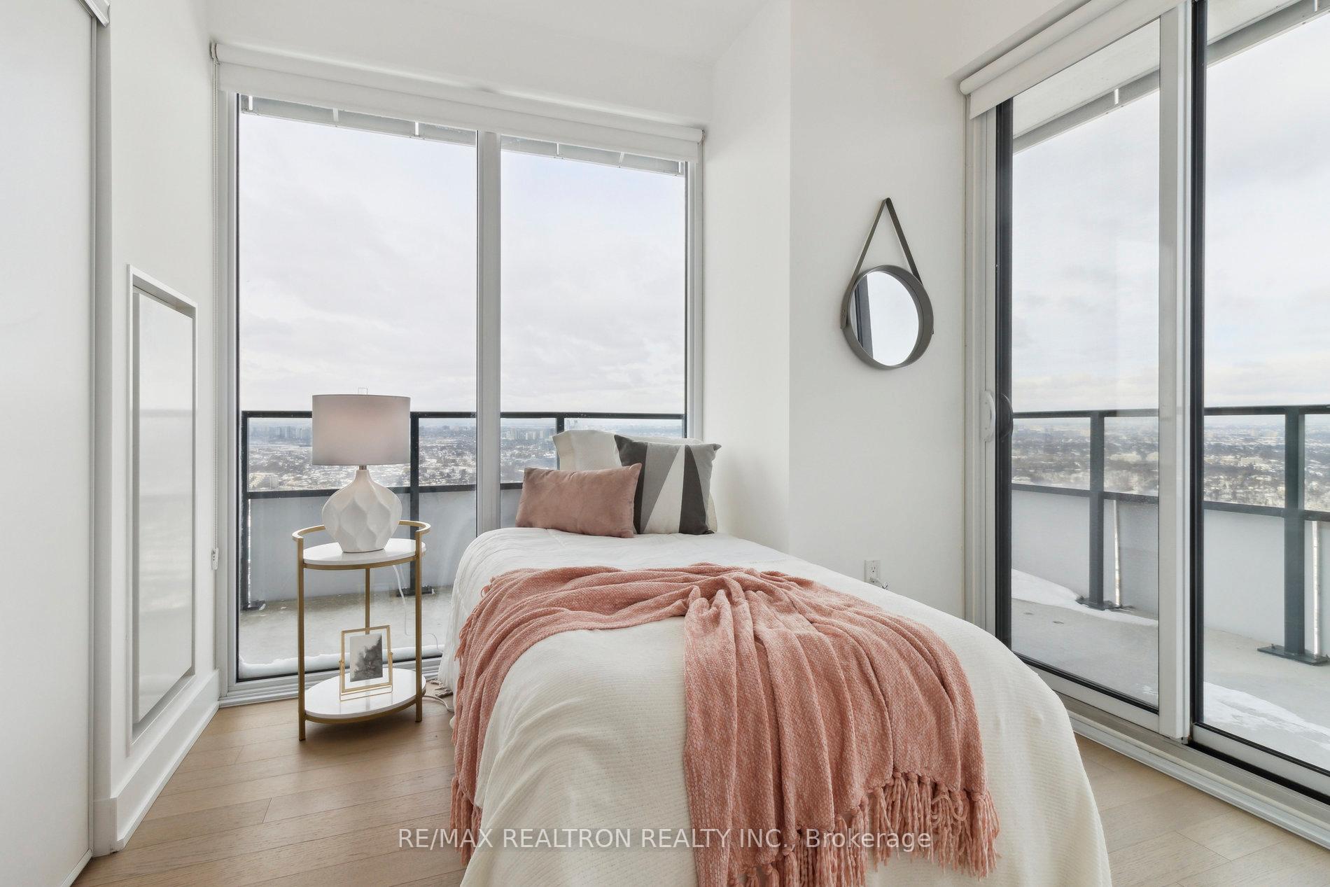 2 Bedrooms Condo at 30 Shore Breeze, Toronto For sale