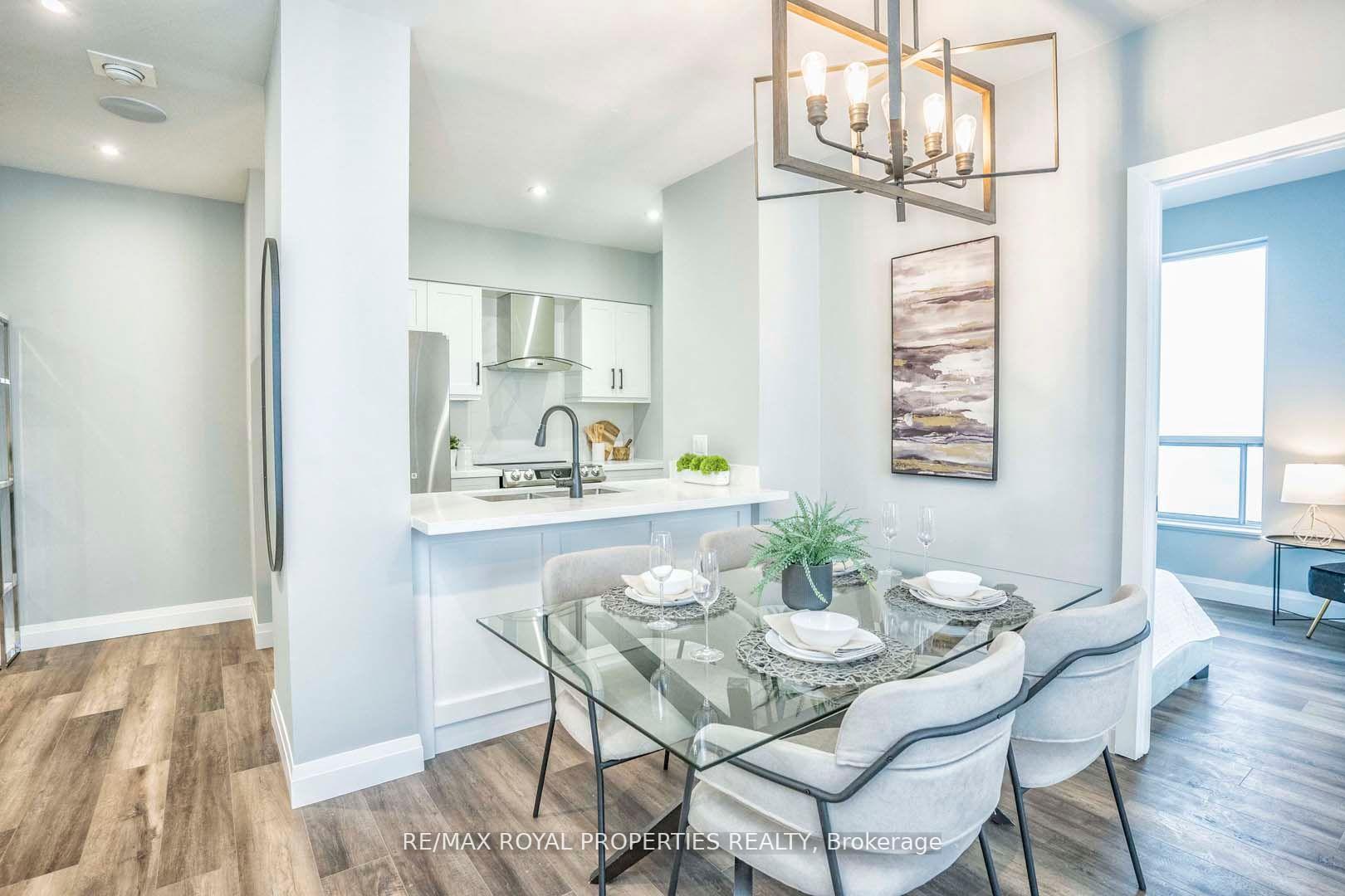 3 Bedrooms Condo at 38 Lee Centre,  Toronto For sale