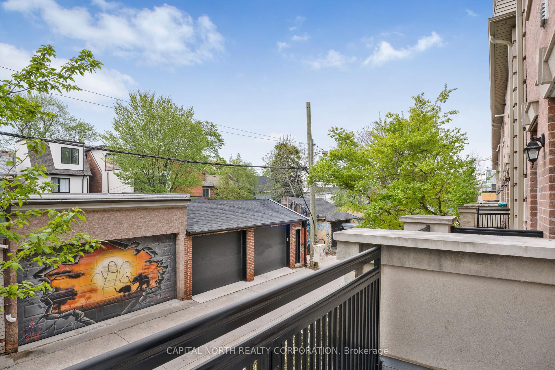 3 Bedrooms Condo at 51 Halton, Toronto For sale