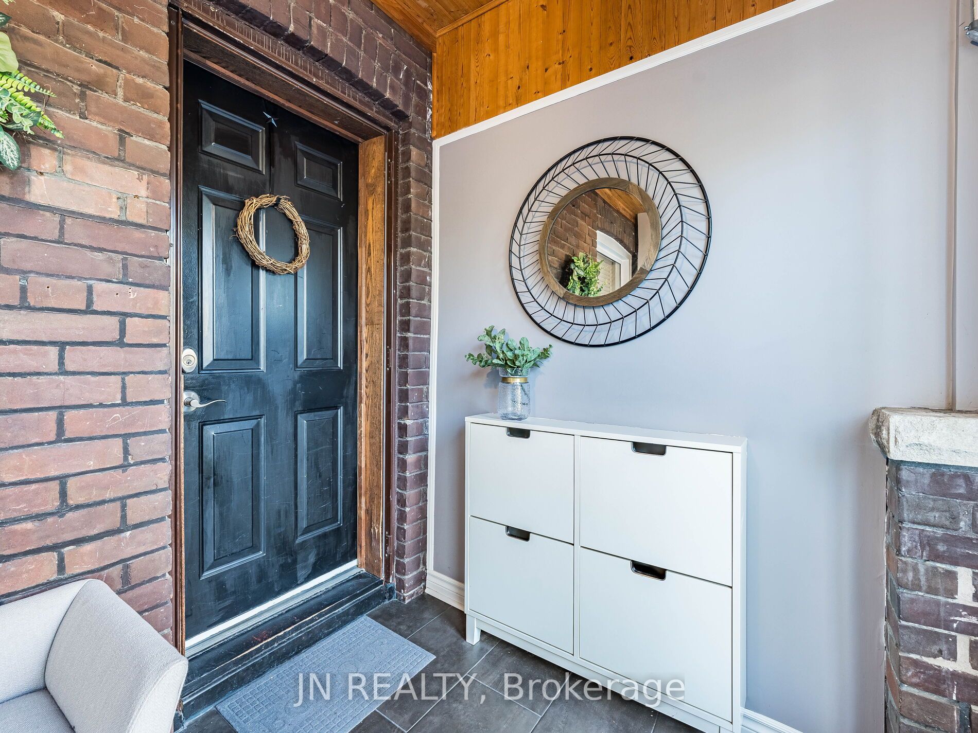 10 Roseheath Avenue, Toronto, ON M4C 3P2