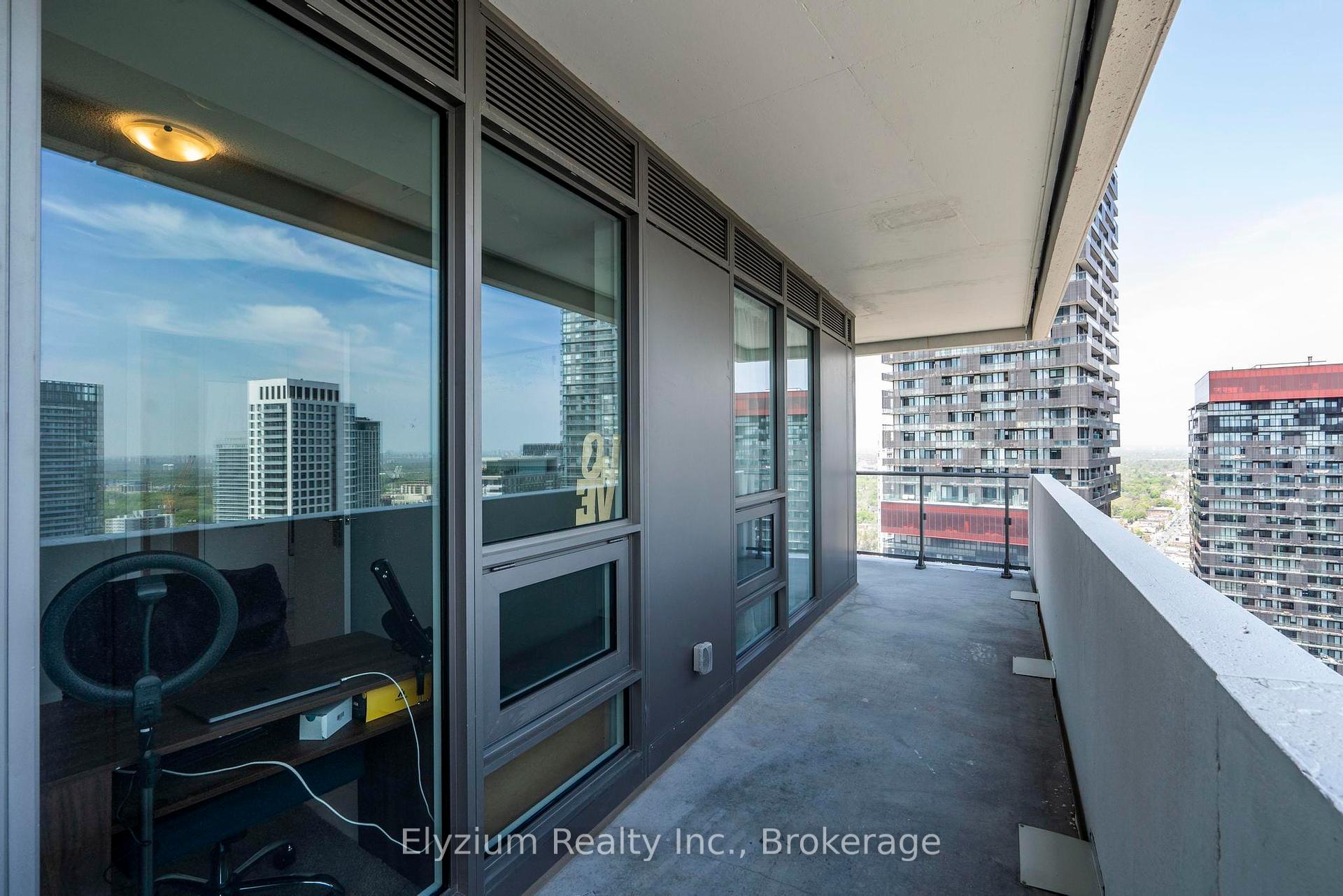 2 Bedrooms Condo at 2221 Yonge, Toronto For sale