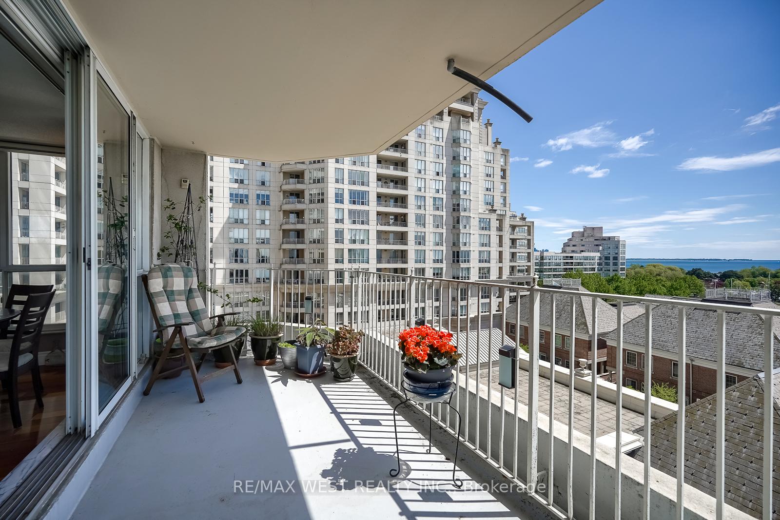 3 Bedrooms Condo at 2285 Lake Shore, Toronto For sale