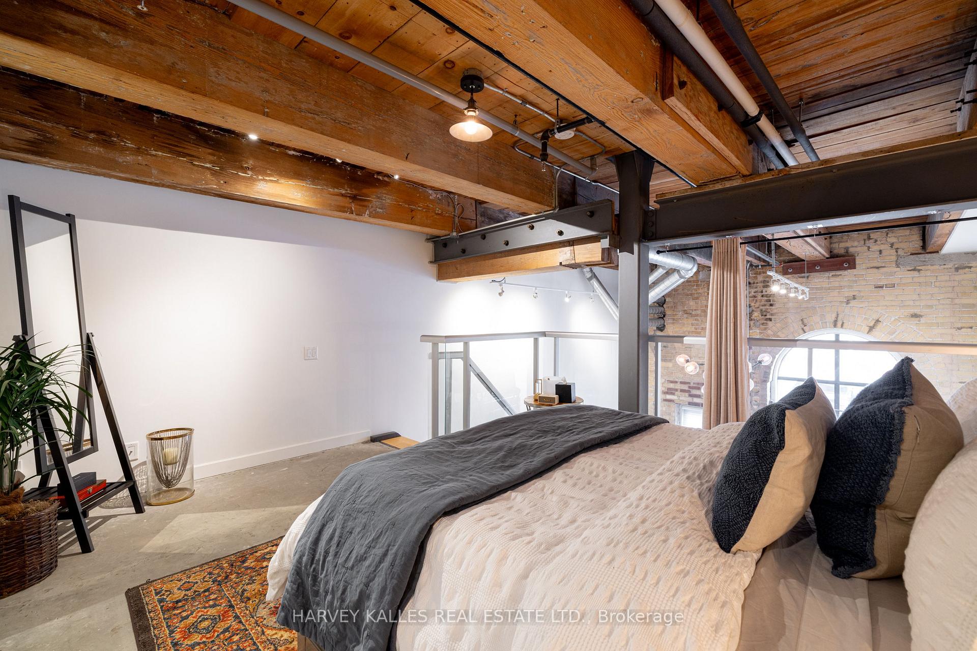 2 Bedrooms Condo at 363 Sorauren, Toronto For sale