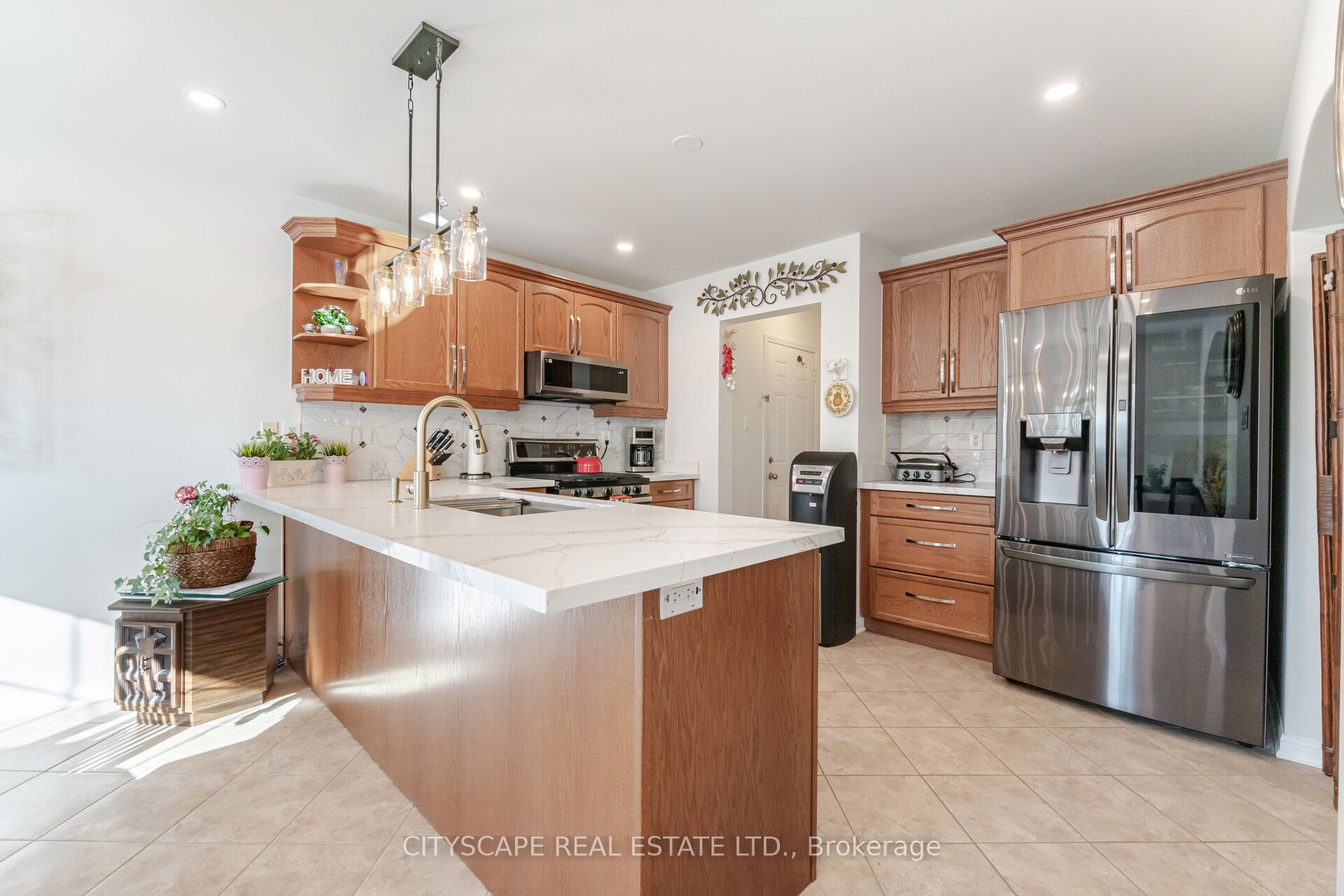 657 Symons Cross