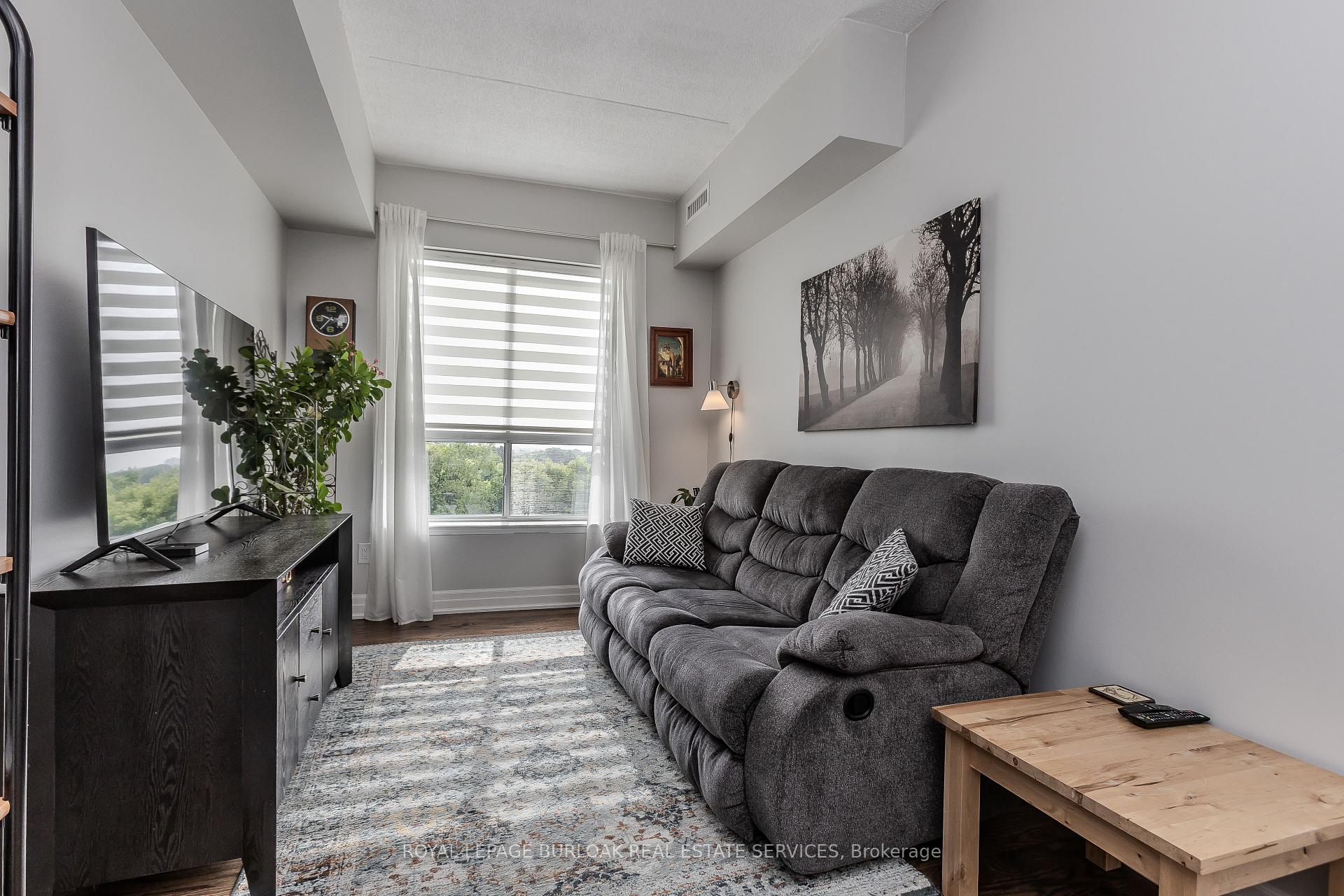 2 Bedrooms Condo at 2085 Amherst Heights, Burlington For sale
