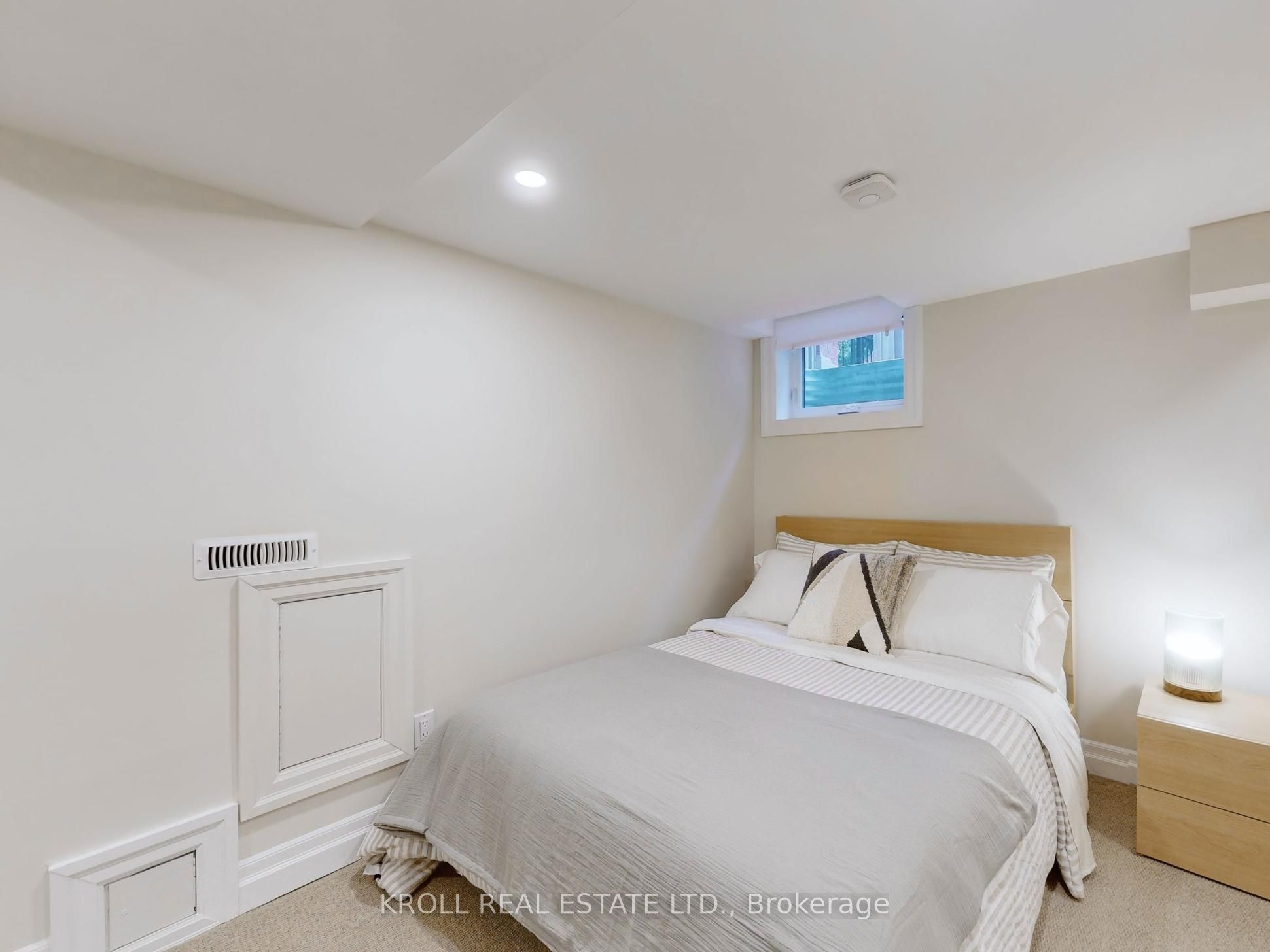 2974 Pettigrew Crescent