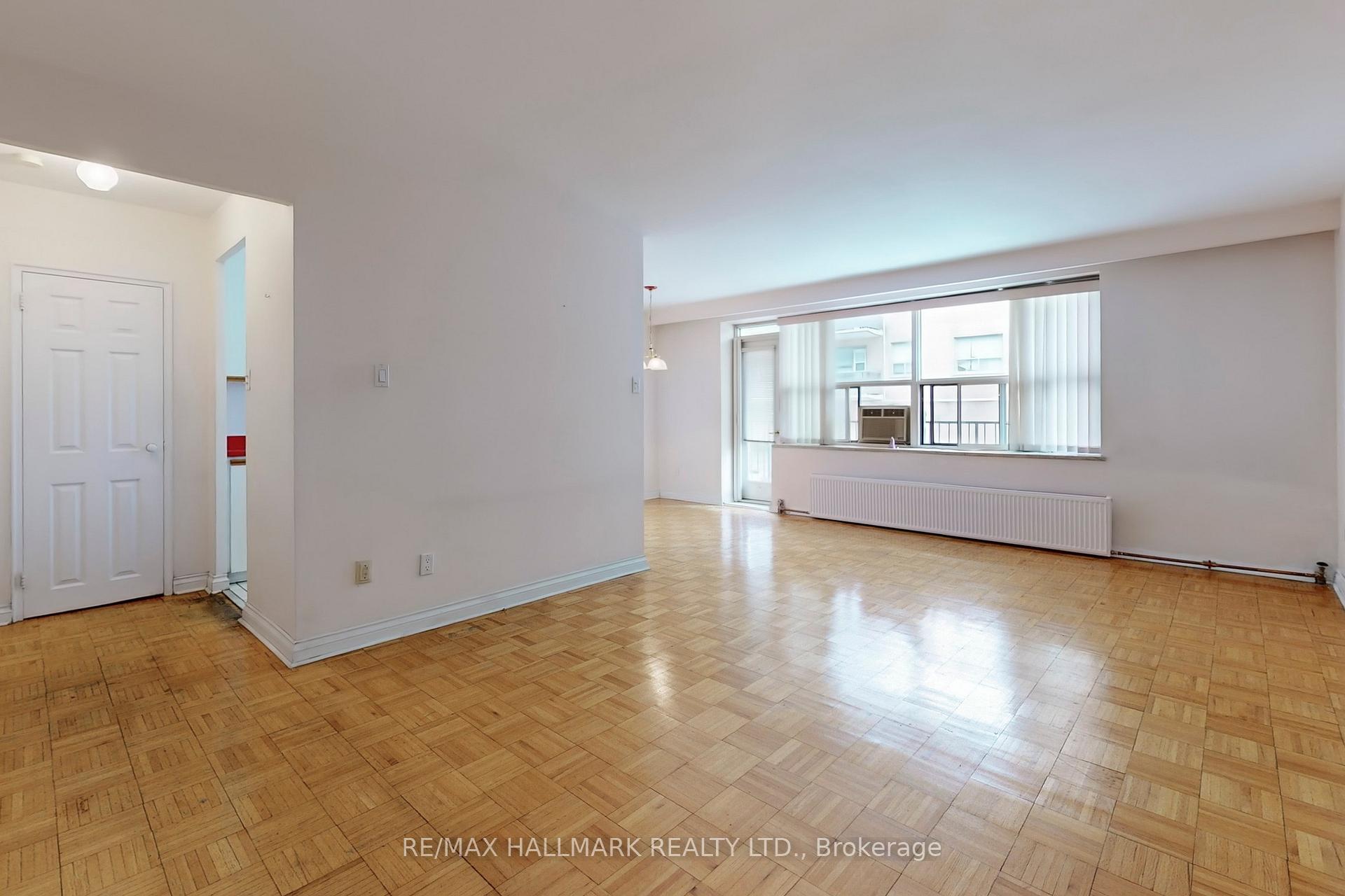 2 Bedrooms Condo at 50 Gulliver, Toronto For sale