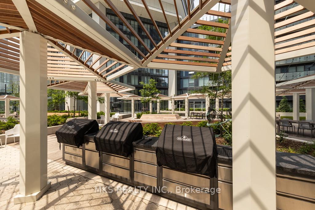3 Bedrooms Condo at 138 Downes,  Toronto For sale