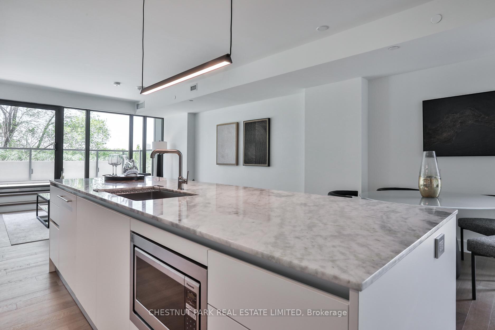 3 Bedrooms Condo at 1414 Bayview, Toronto For sale