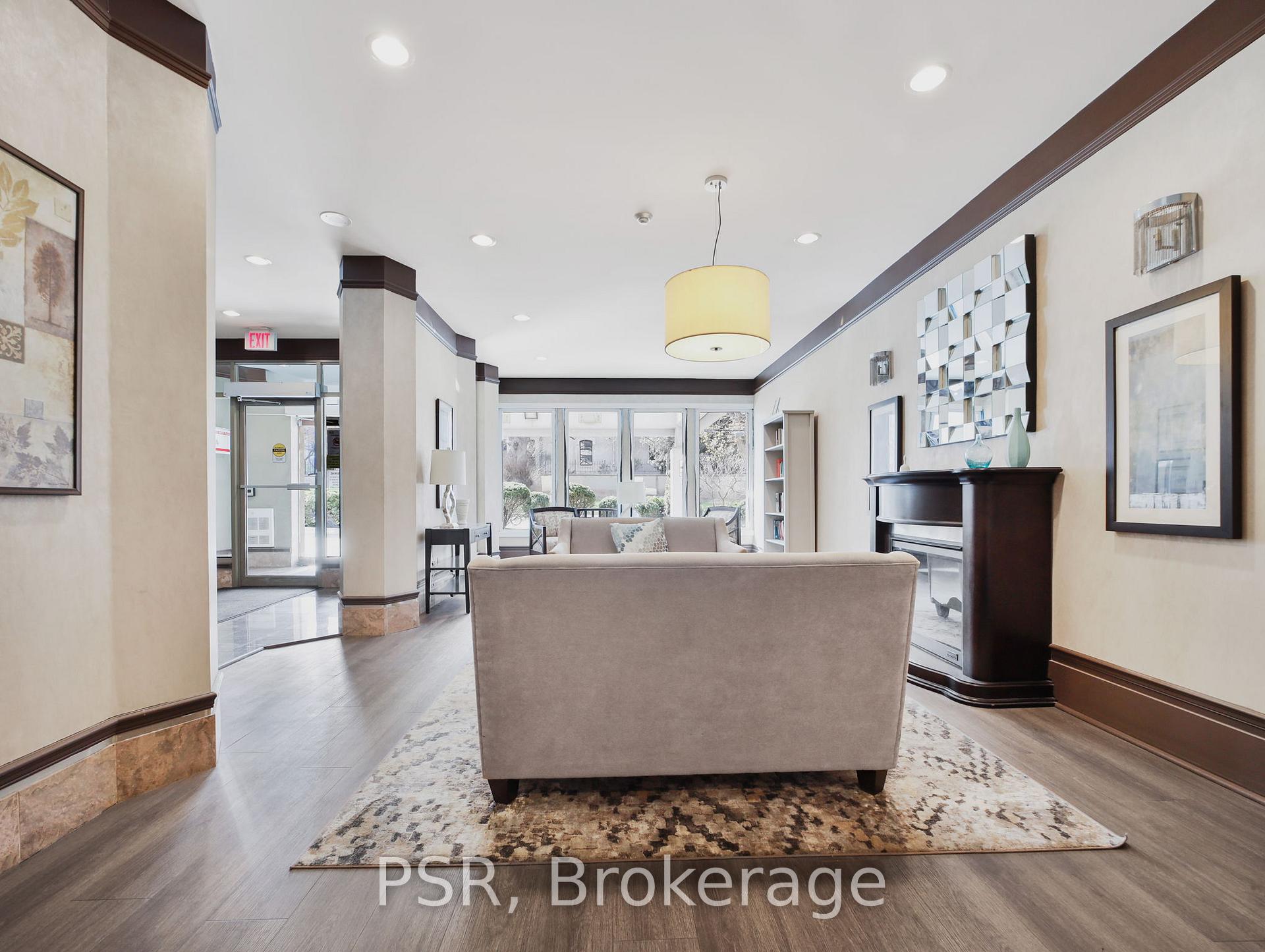 2 Bedrooms Condo at 67 Caroline,  Hamilton For sale