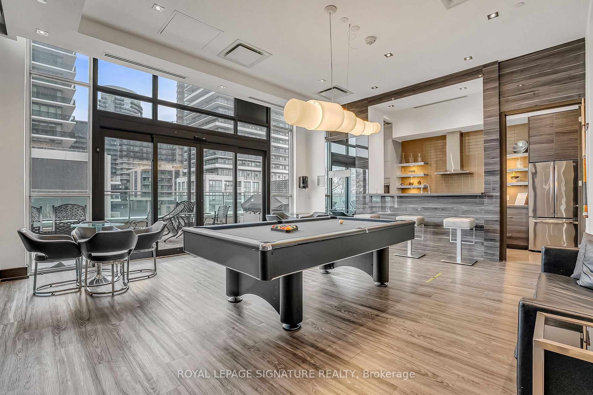 1 Bedroom Condo at 33 Shore Breeze,  Toronto For sale