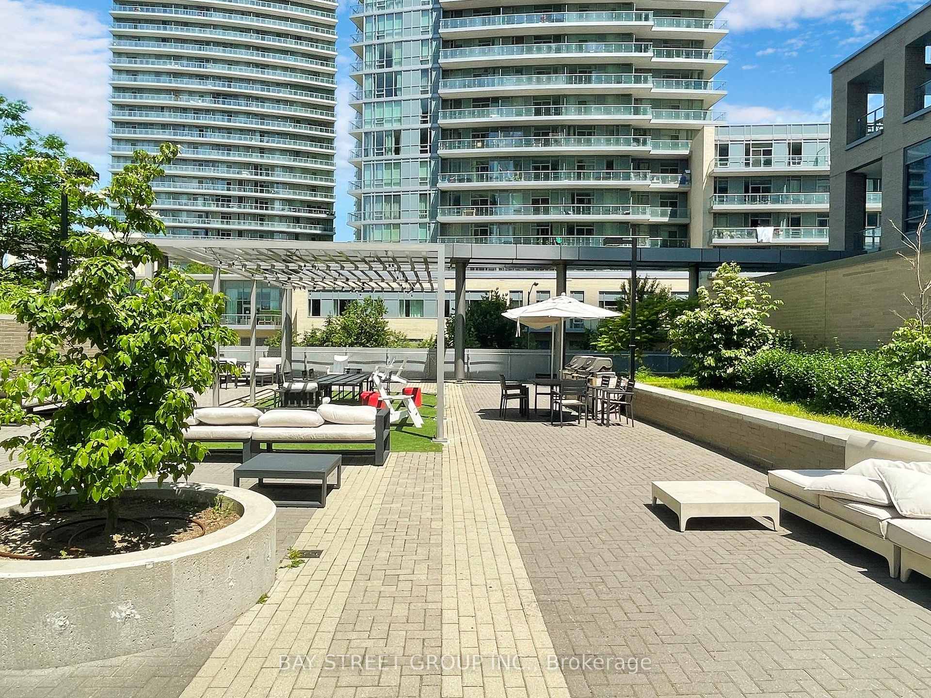 1 Bedroom Condo at 52 FOREST MANOR, Toronto For sale