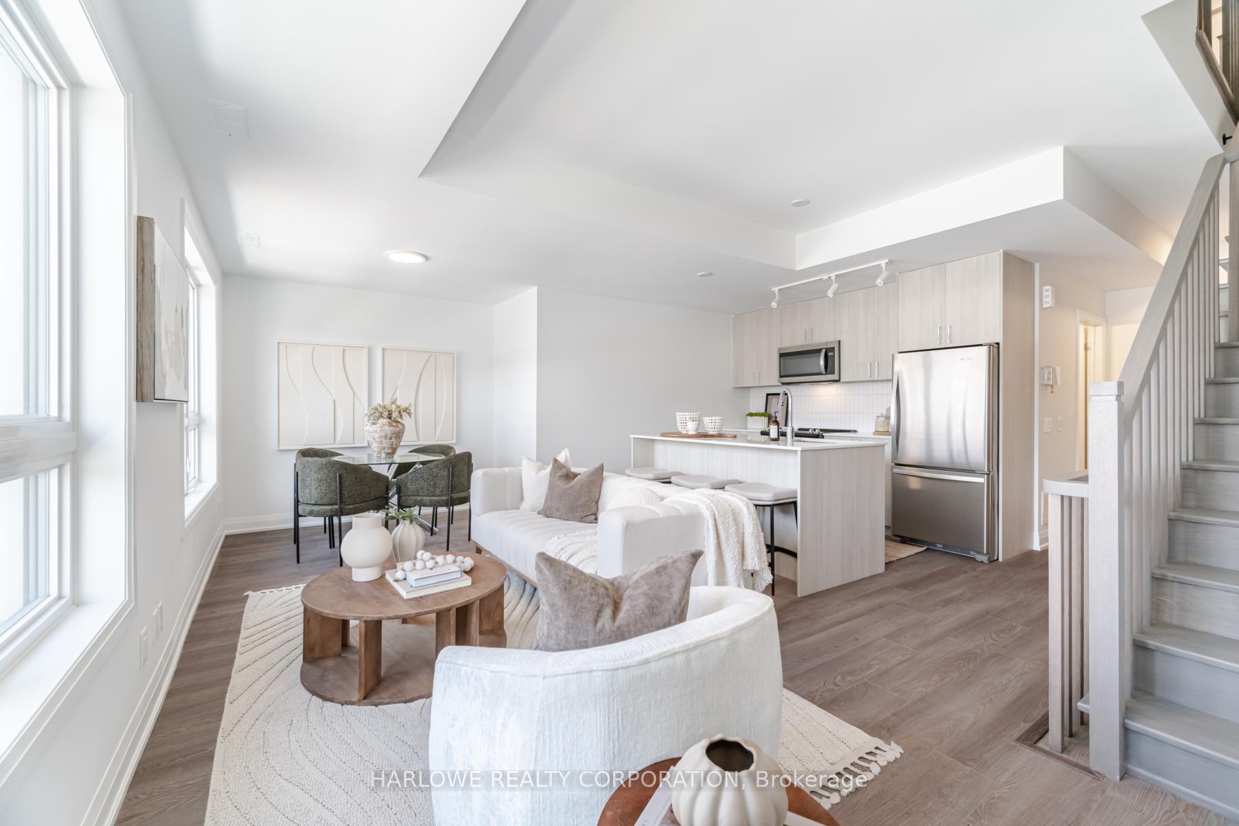 3 Bedrooms Condo at 268 Ironside, Oakville For sale