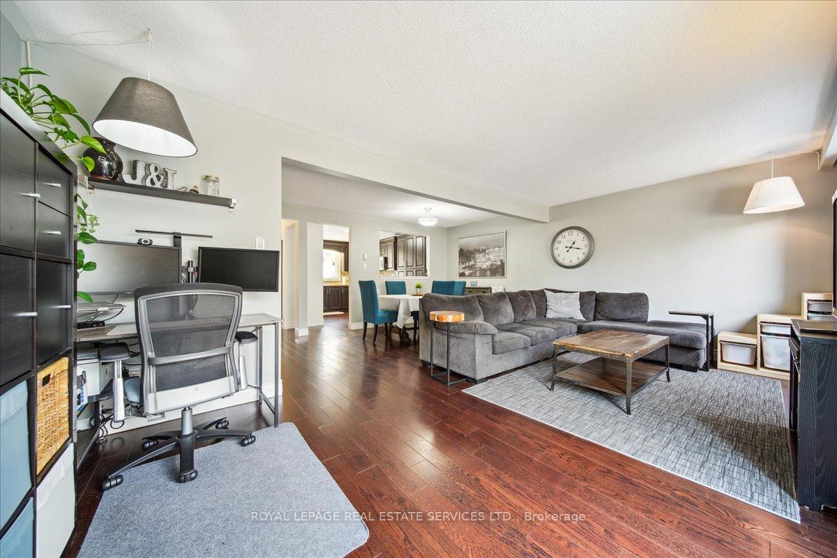4 Bedrooms Condo at 1450 Sixth, Oakville For sale