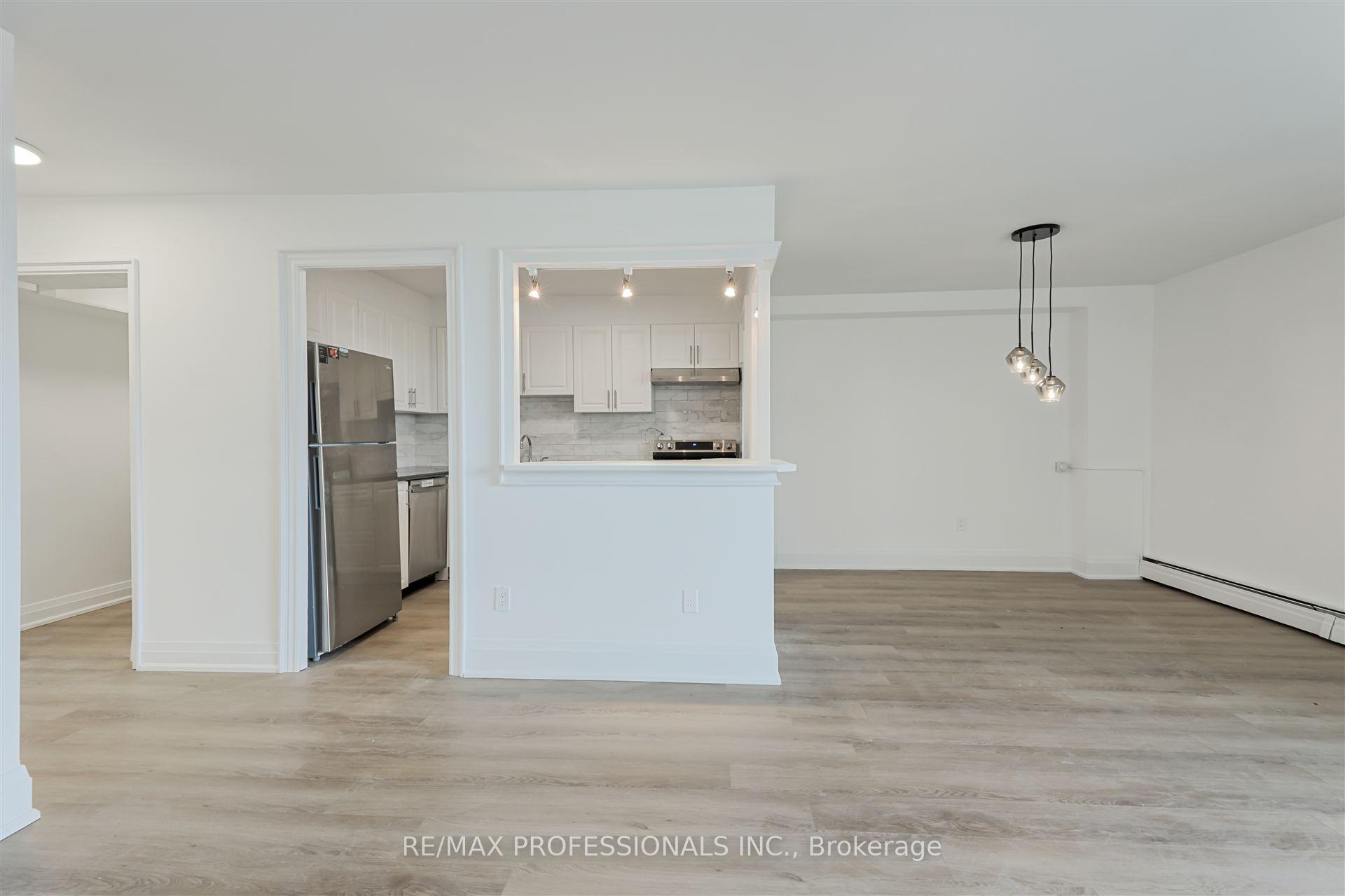 3 Bedrooms Condo at 11 Neilson, Toronto For sale
