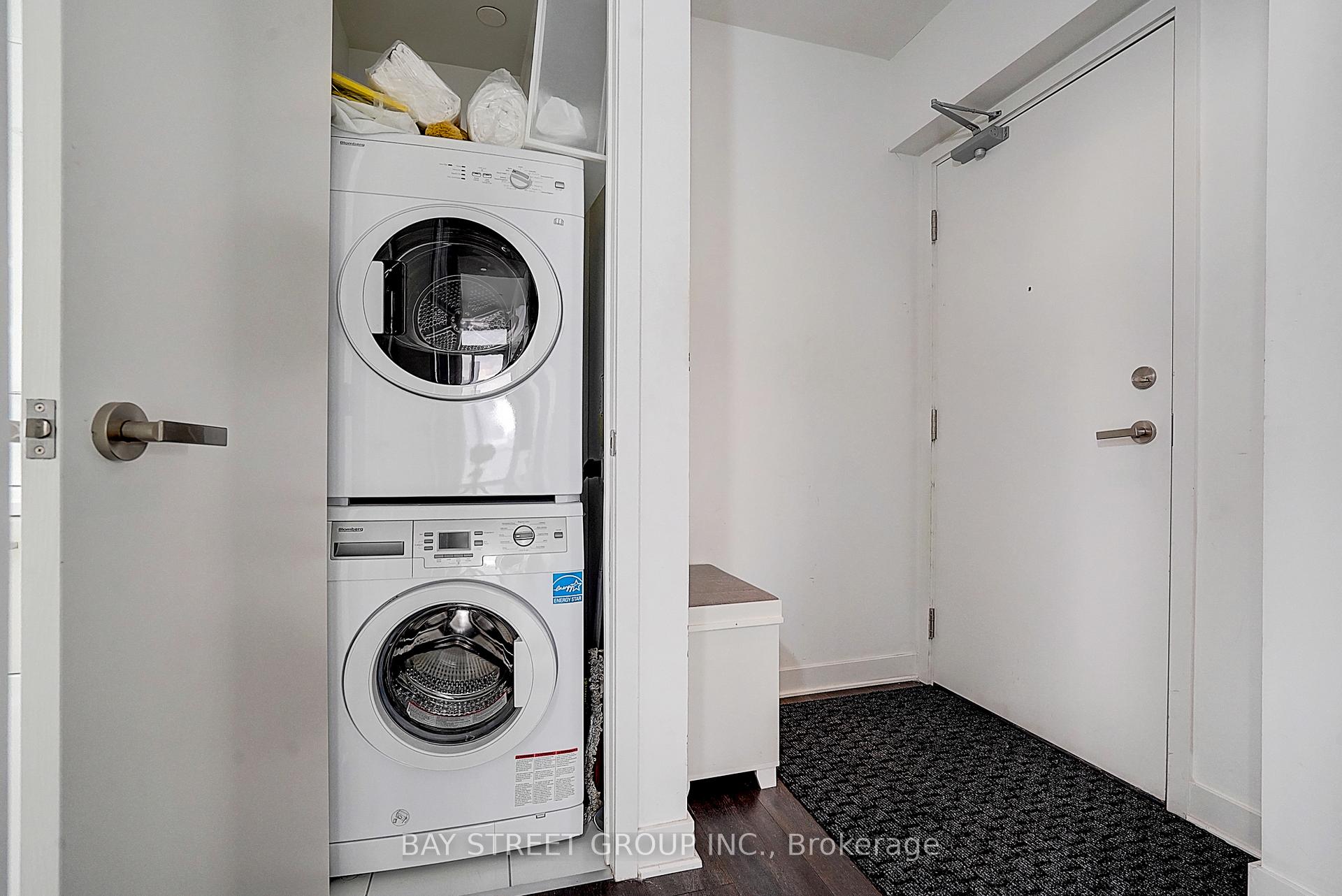 1 Bedroom Condo at 15 Grenville, Toronto For sale