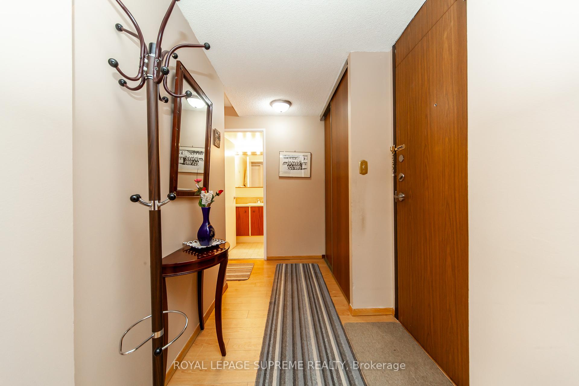 2 Bedrooms Condo at 270 Scarlett, Toronto For sale