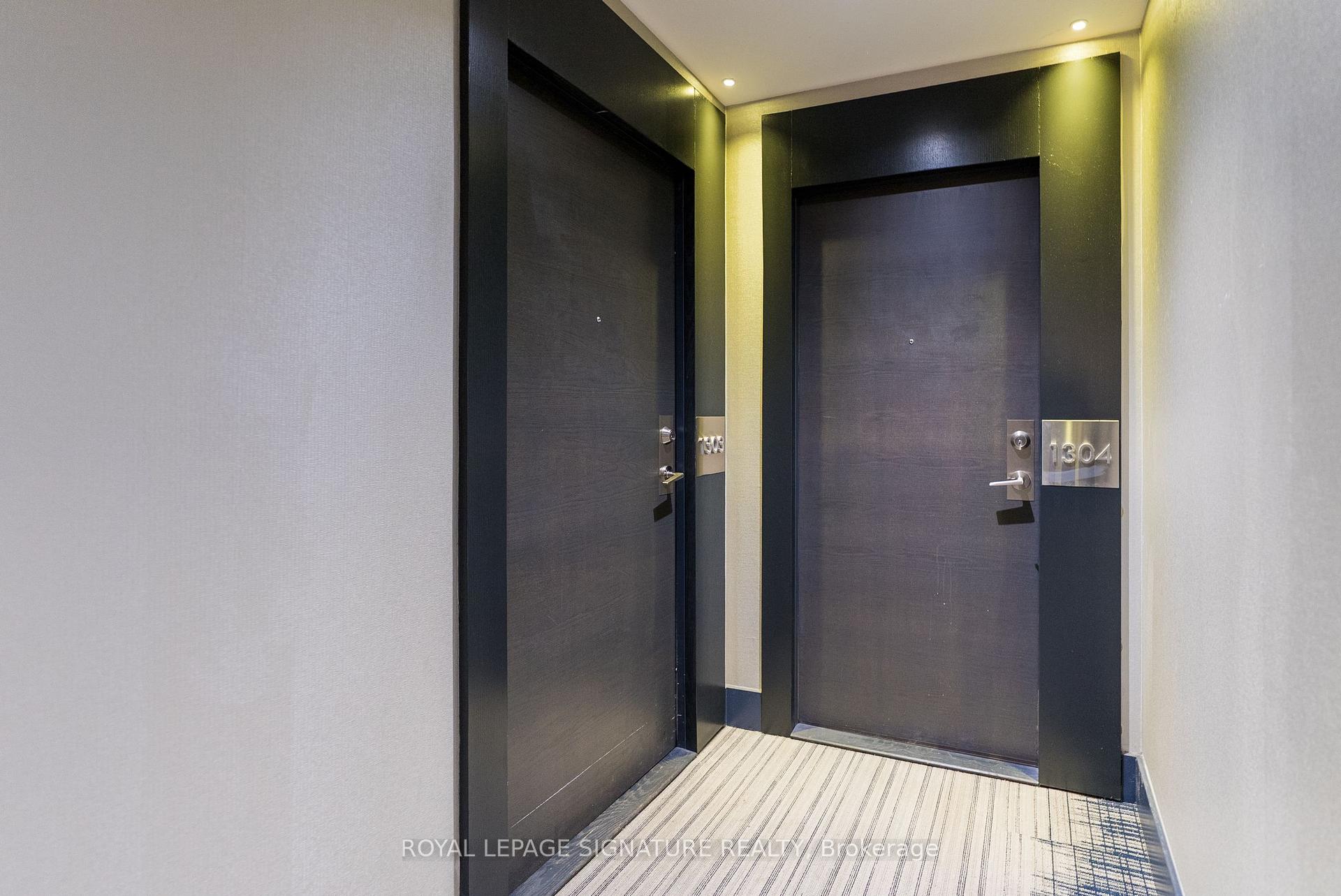 2 Bedrooms Condo at 33 Shore Breeze, Toronto For sale