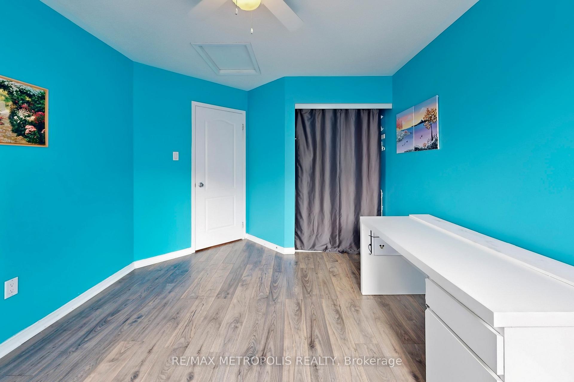 3 Bedrooms Condo at 735 New Westminster, Vaughan For sale