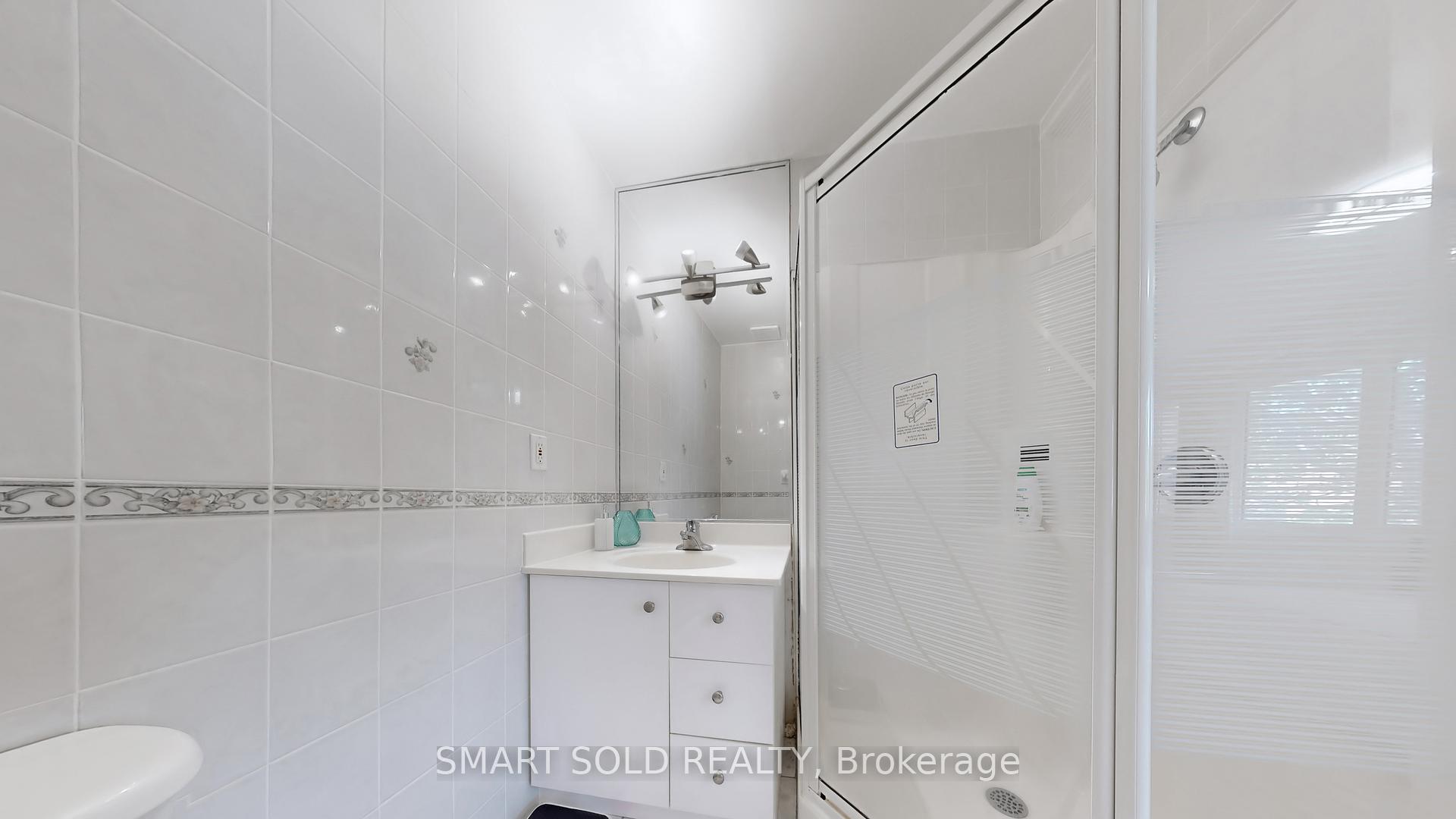 3 Bedrooms Condo at 2606 Midland, Toronto For sale