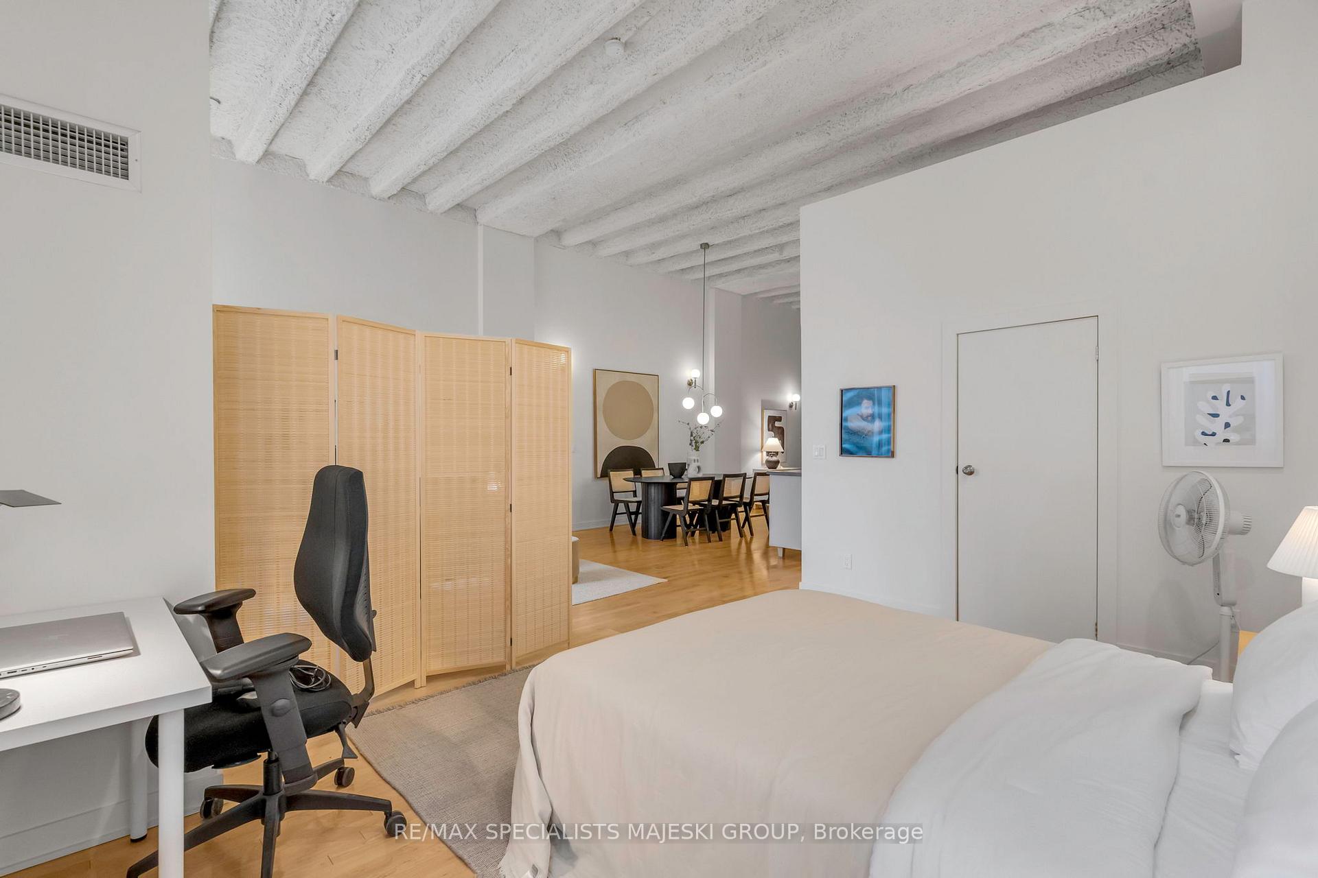 3 Bedrooms Condo at 21 Nassau,  Toronto For sale