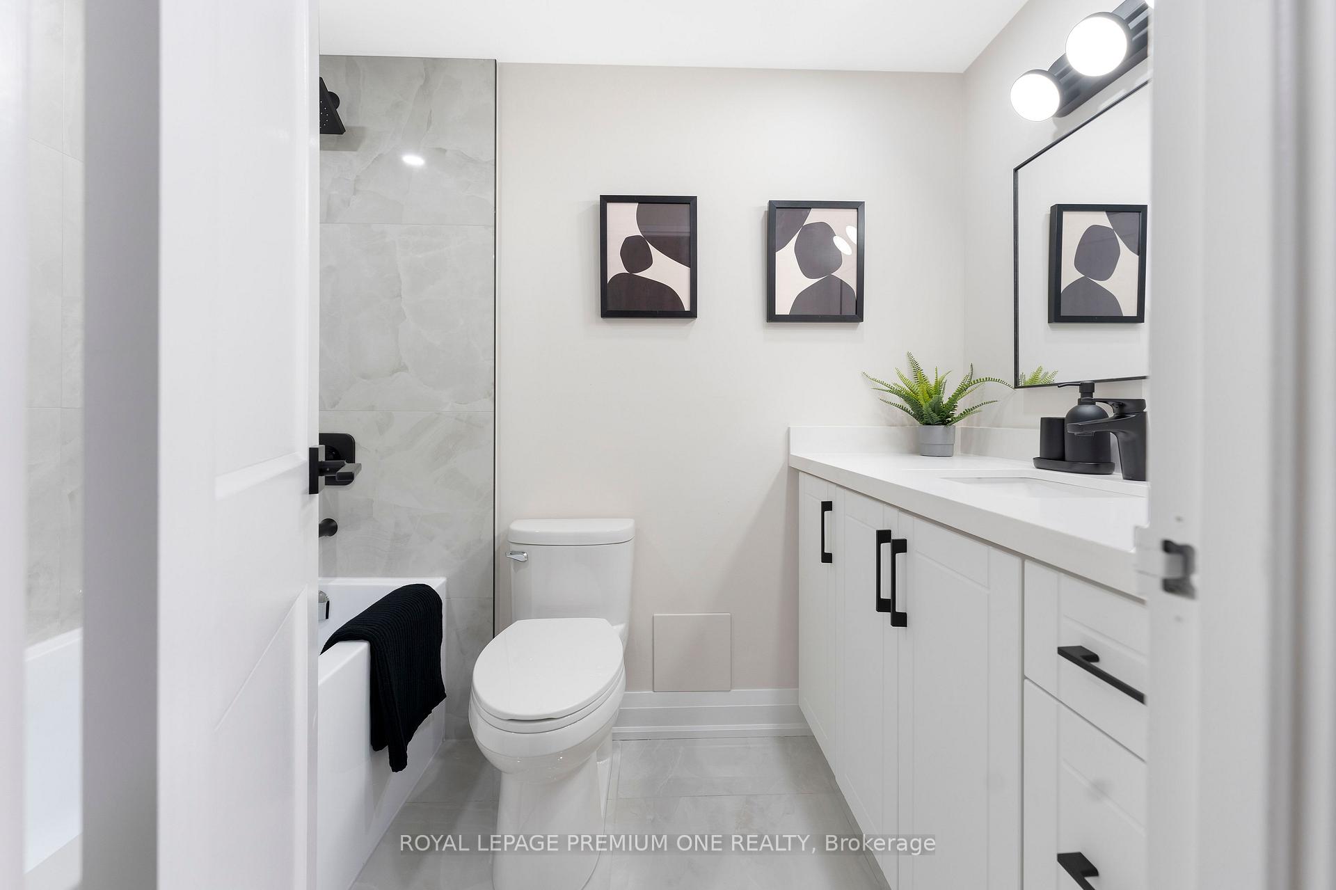 3 Bedrooms Condo at 60 Southport, Toronto For sale