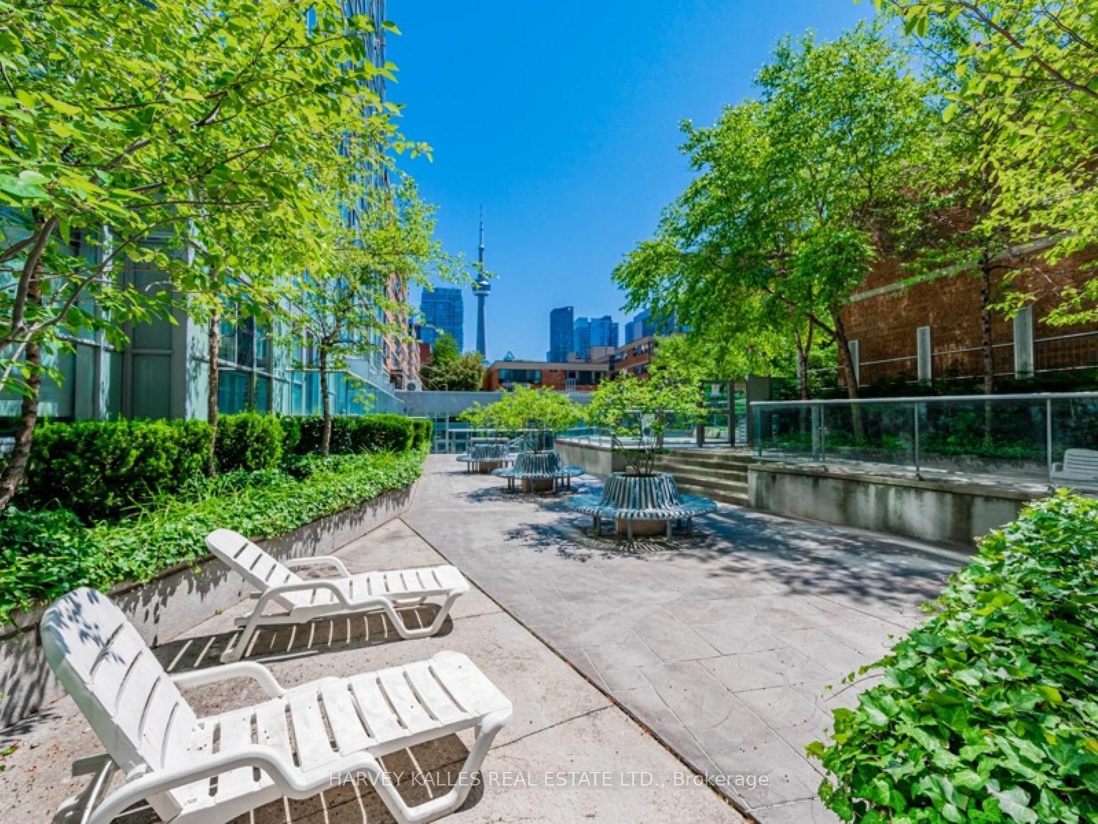3 Bedrooms Condo at 96 St Patrick, Toronto For sale