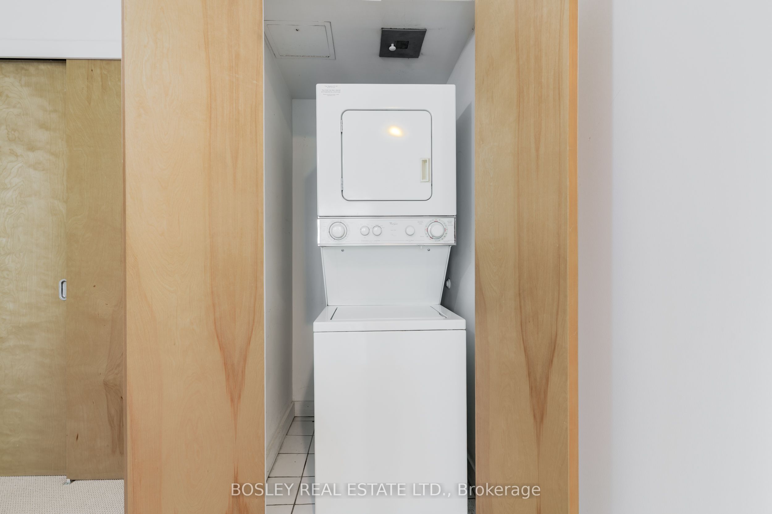 255 Richmond Street E, #818