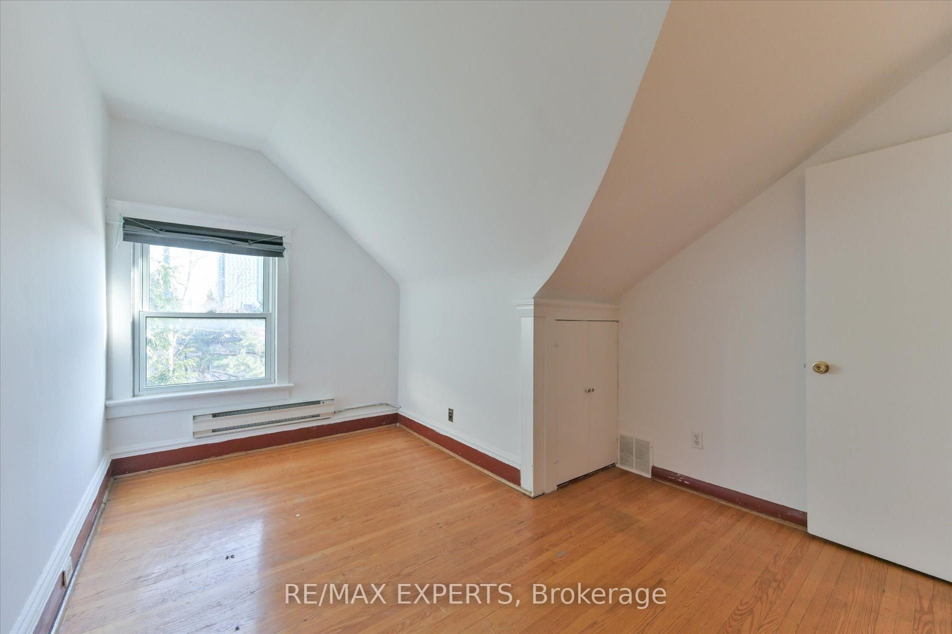 18 Barton Avenue