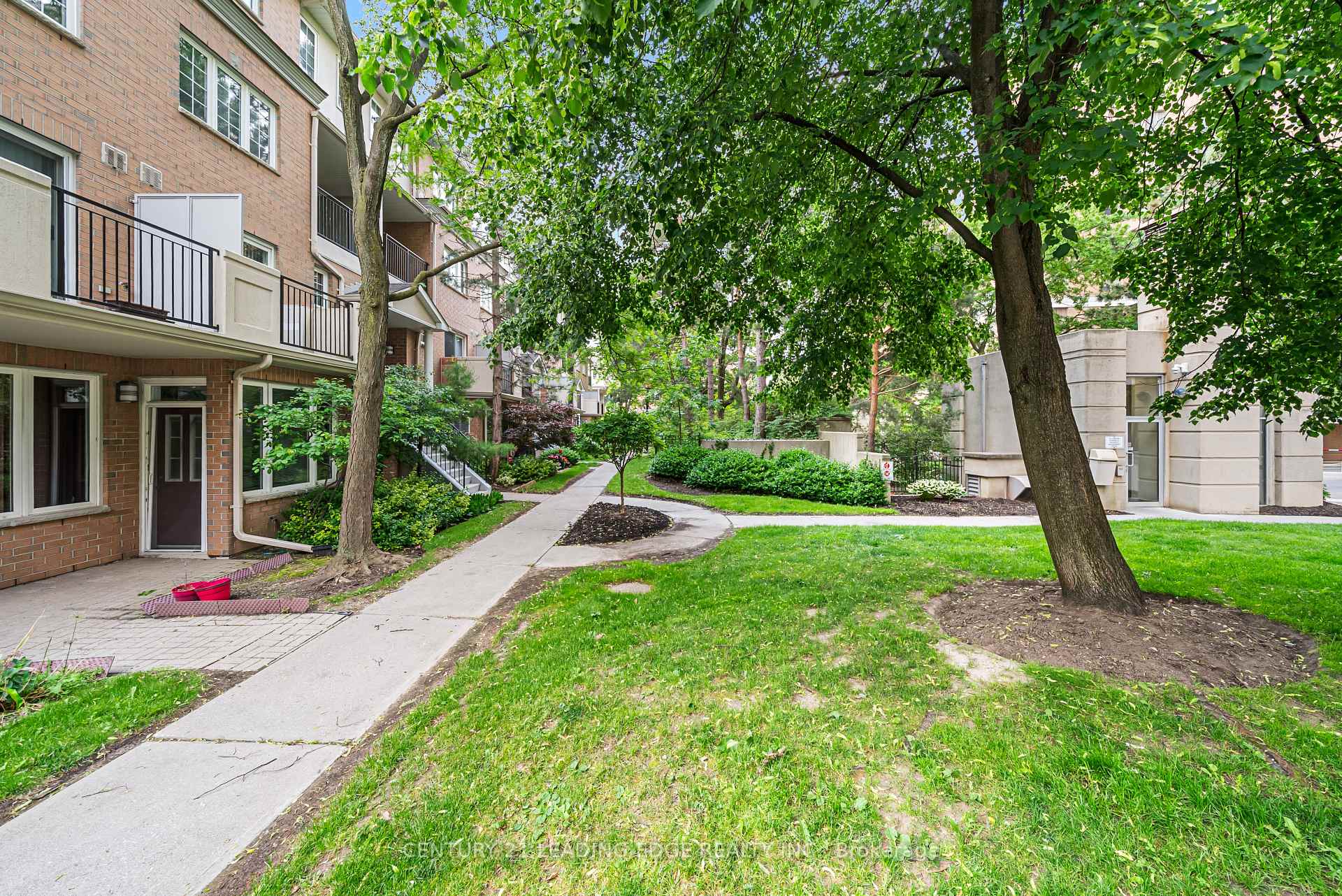 2 Bedrooms Condo at 101 Grandview, Toronto For sale