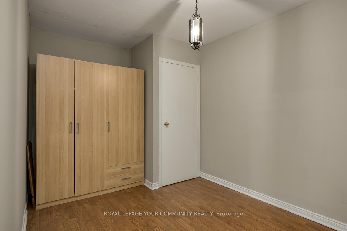 5 Bedrooms Condo at 25 Pebble, Toronto For sale
