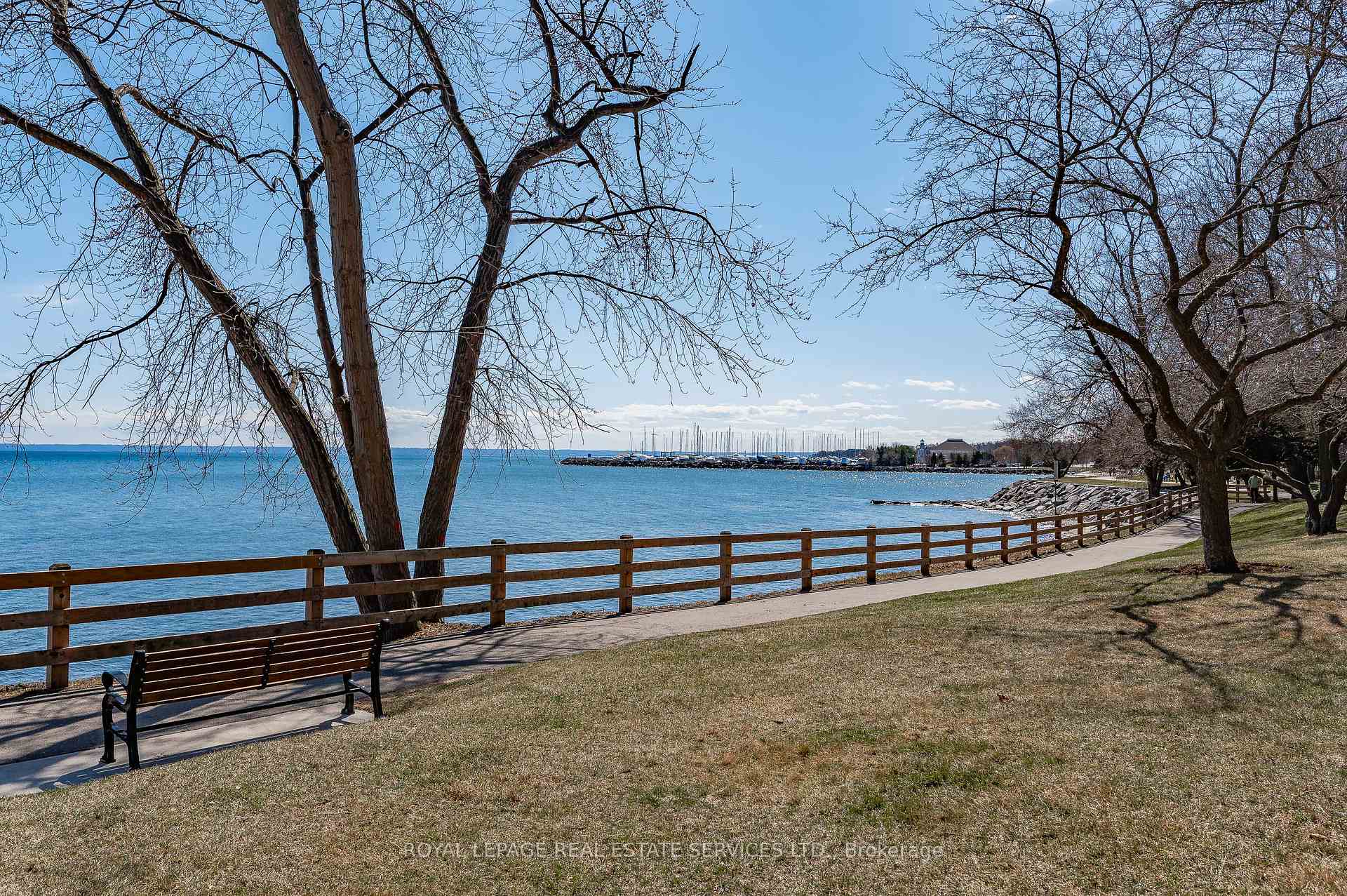 3 Bedrooms Condo at 2098 Marine,  Oakville For sale