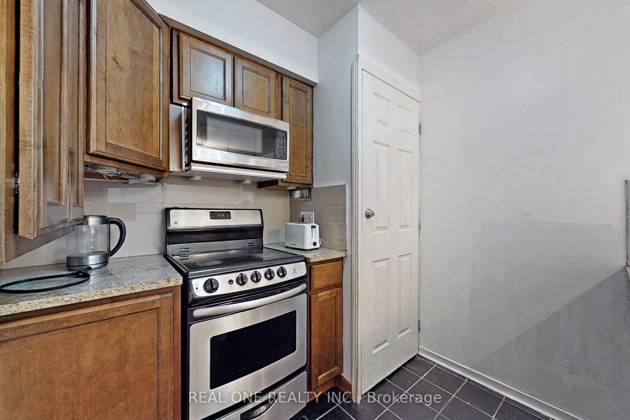 1055 Bay Street, #1816