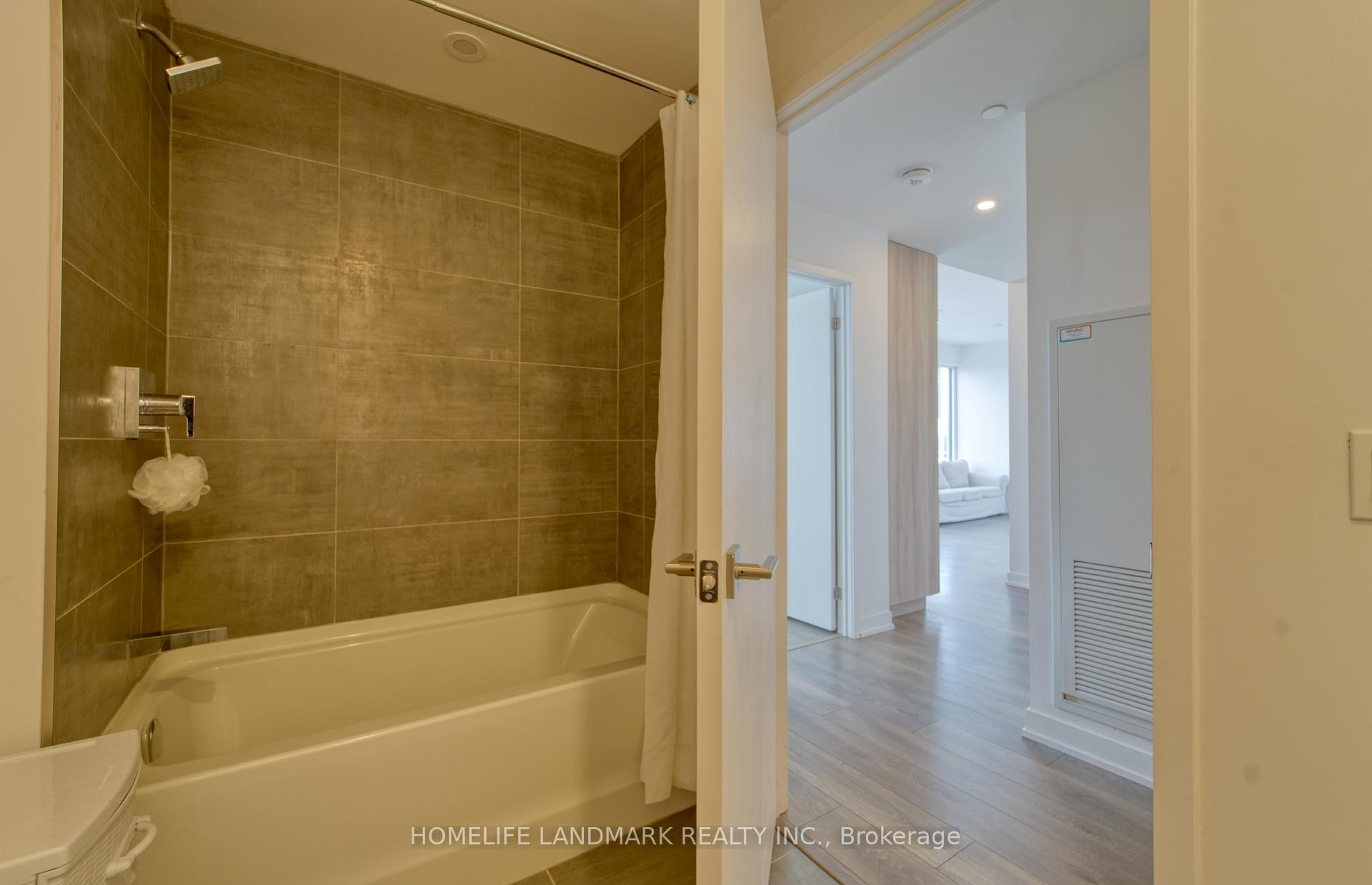 2 Bedrooms Condo at 15 HOLMES,  Toronto For sale