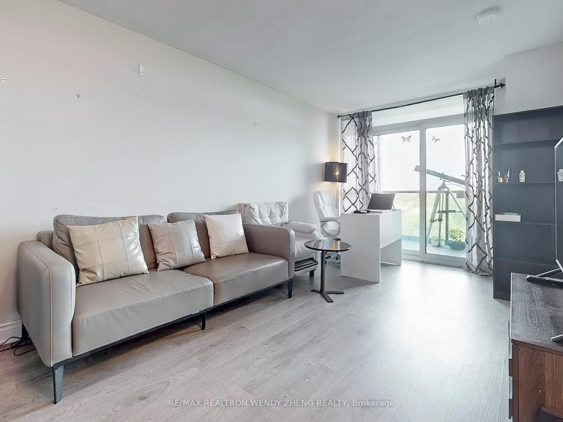 1 Bedroom Condo at 15 Greenview, Toronto For sale