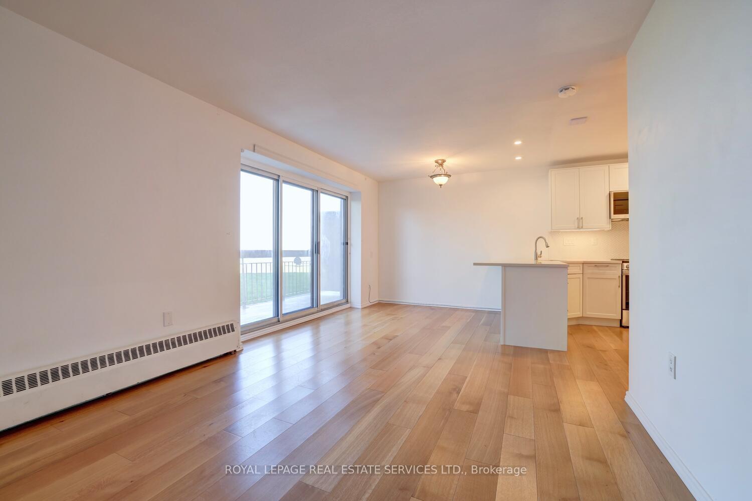 1 Bedroom Co-op at 41 Lake Shore, Toronto For sale