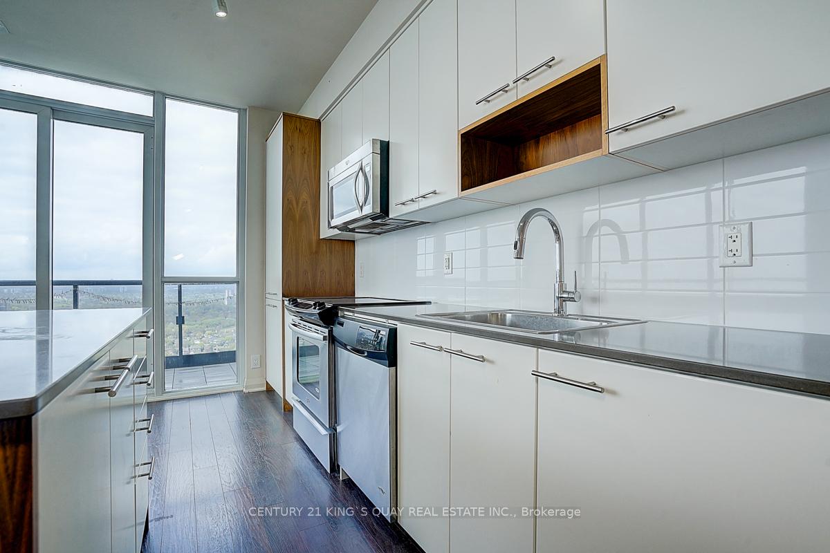 2 Bedrooms Condo at 5 Valhalla Inn, Toronto For sale