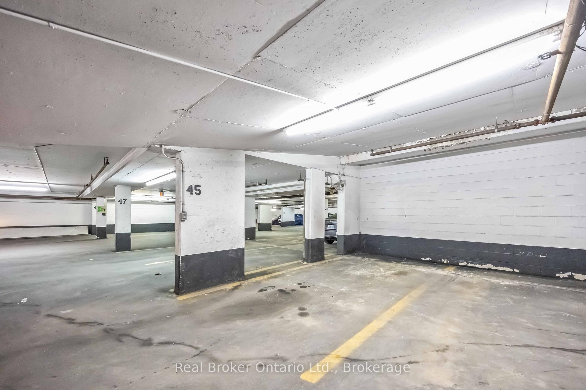 2 Bedrooms Condo at 222 The Esplanade, Toronto For sale