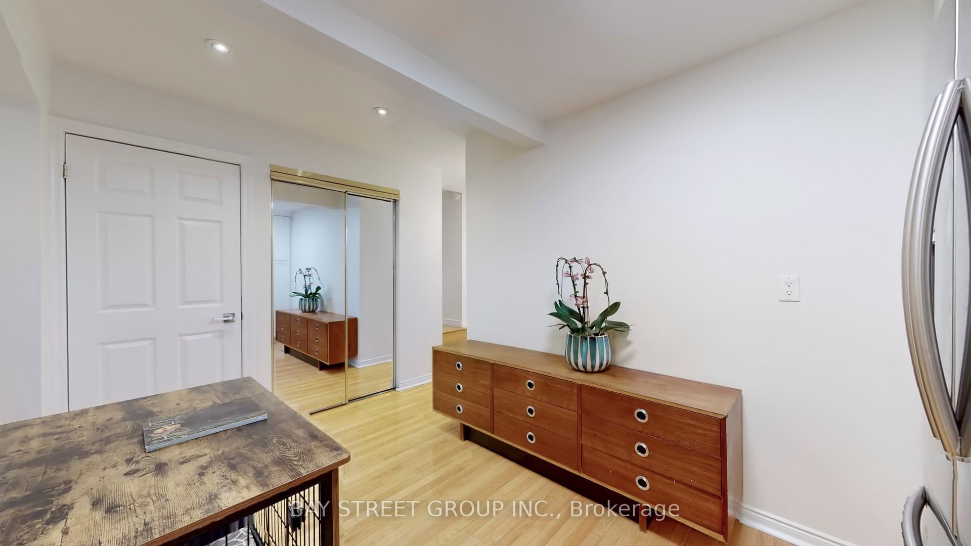 3 Bedrooms Condo at 99 Brimwood, Toronto For sale