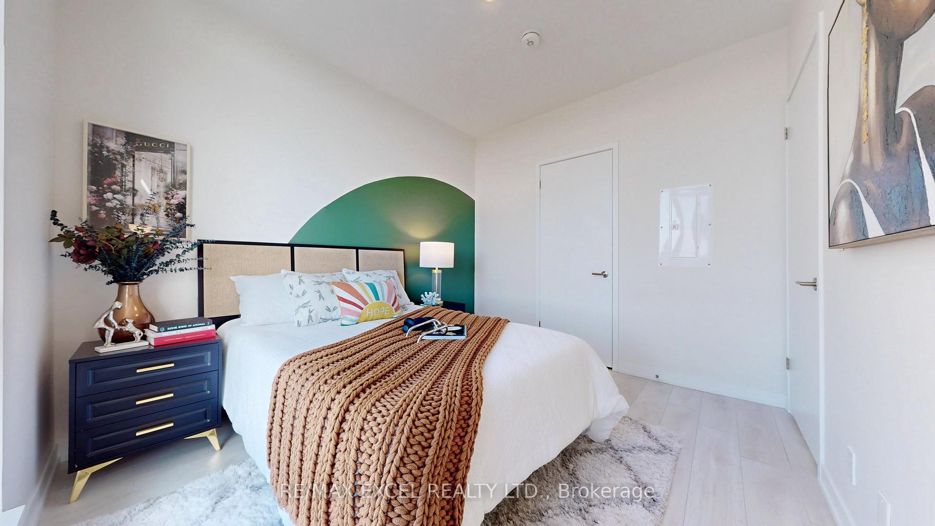 1 Bedroom Condo at 8 Beverley Glen, Vaughan For sale