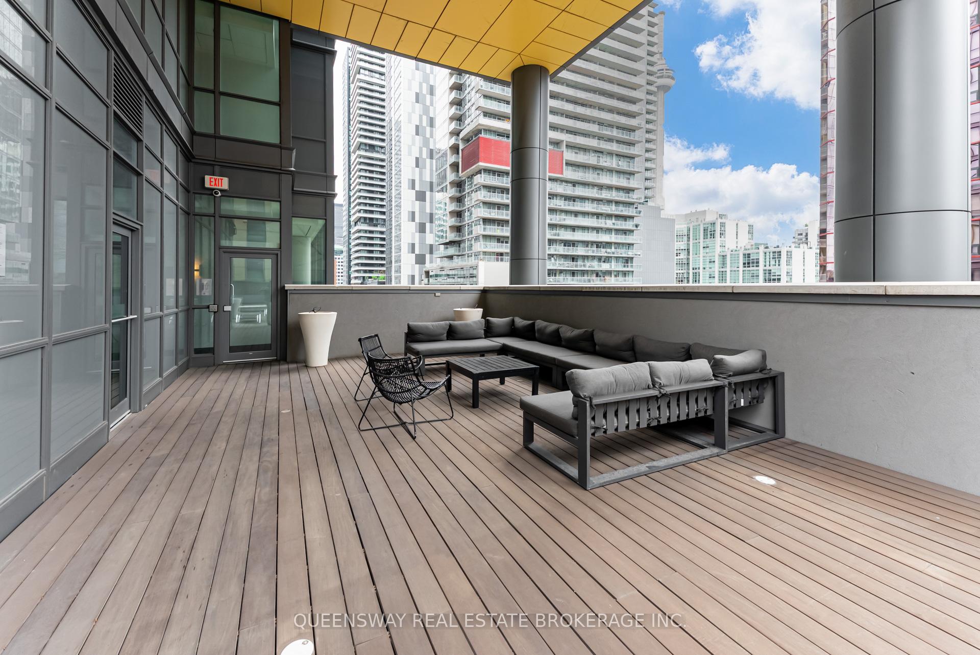 2 Bedrooms Condo at 8 Charlotte, Toronto For sale