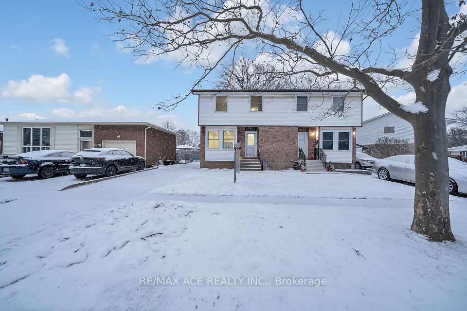 8159 Lynhurst