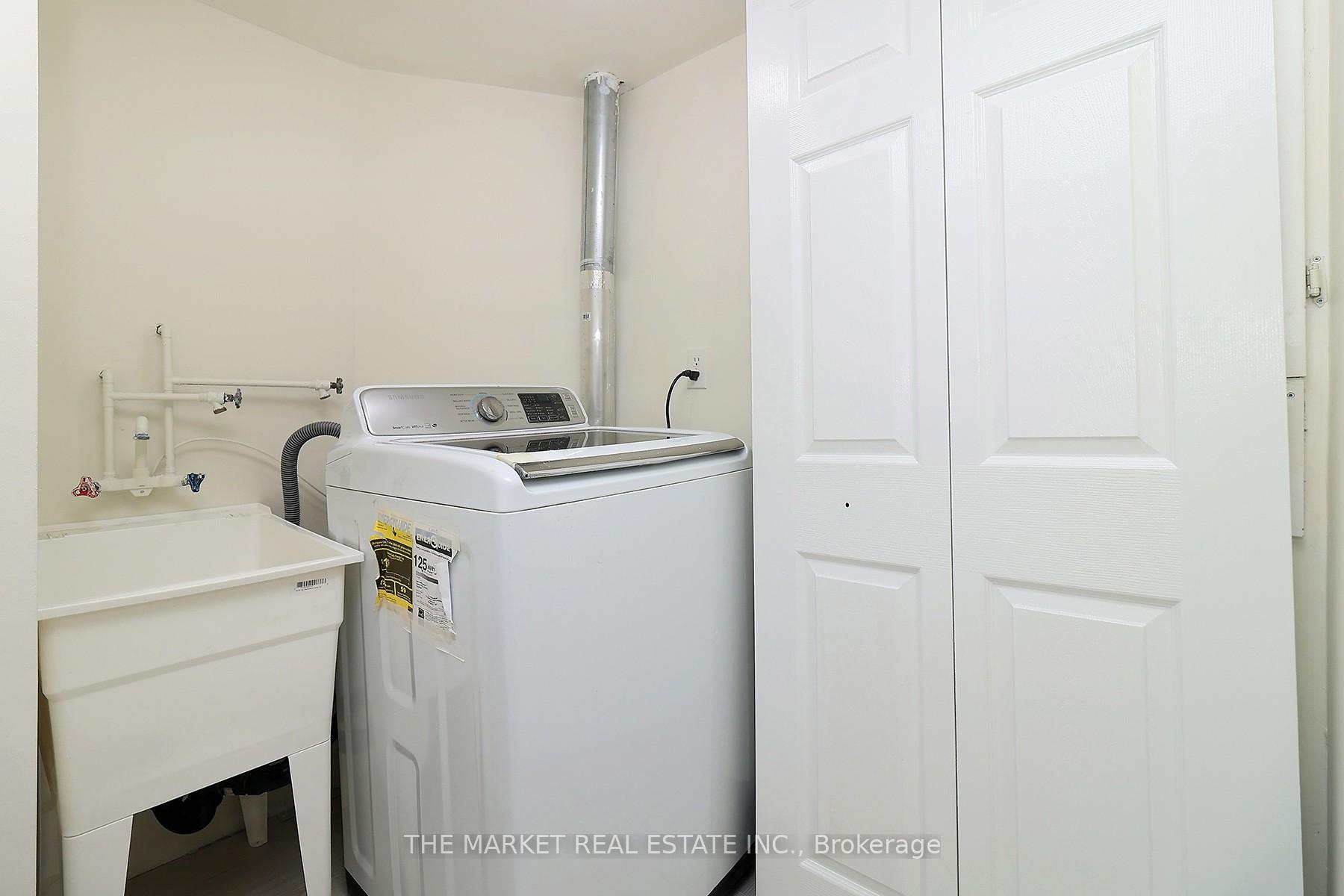 3 Bedrooms Condo at 7190 Atwood, Mississauga For sale