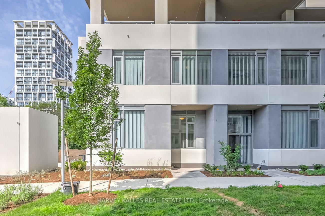 4 Bedrooms Condo at 25 Holly, Toronto For sale