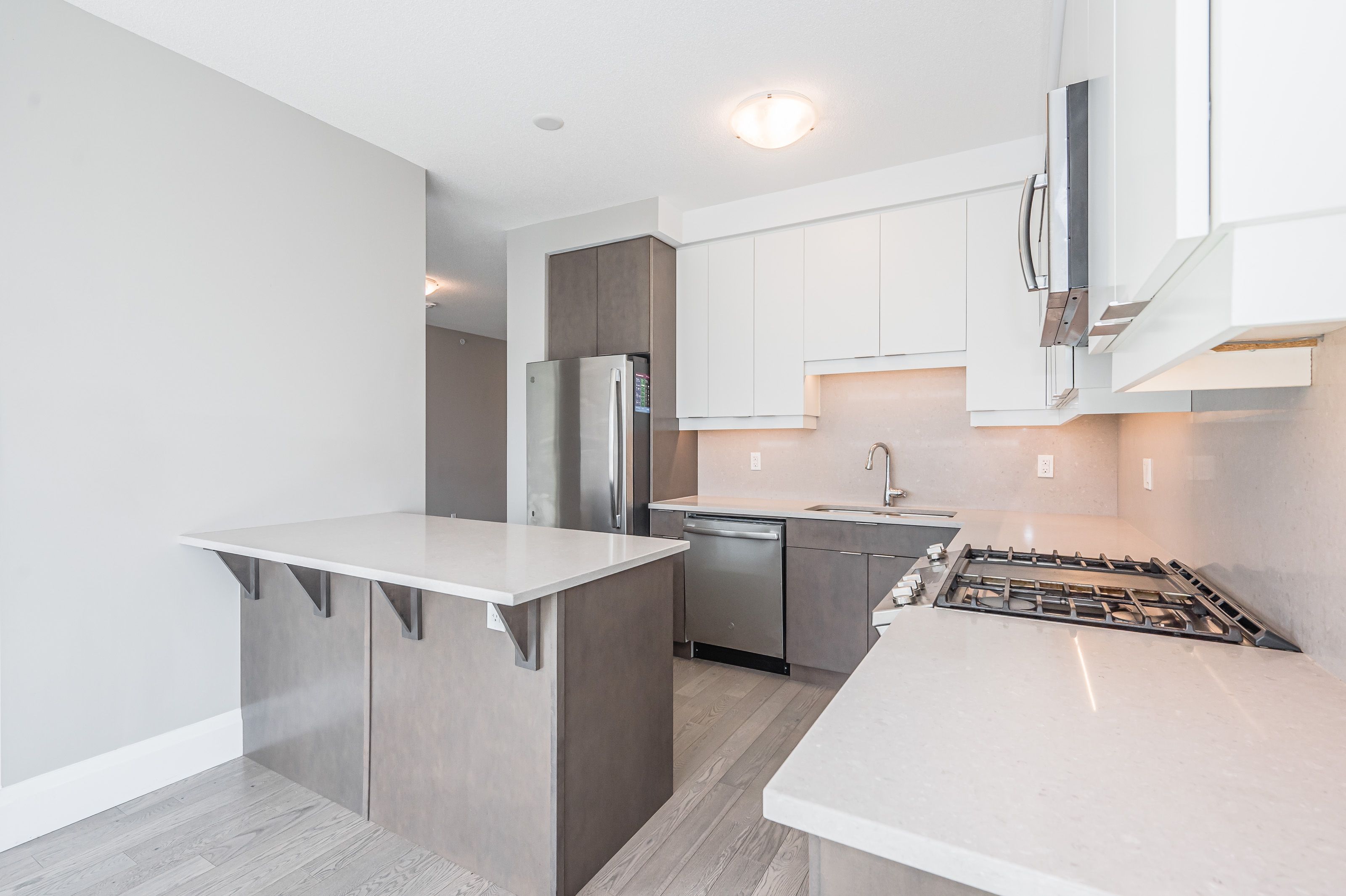 63 Arthur Street S 801