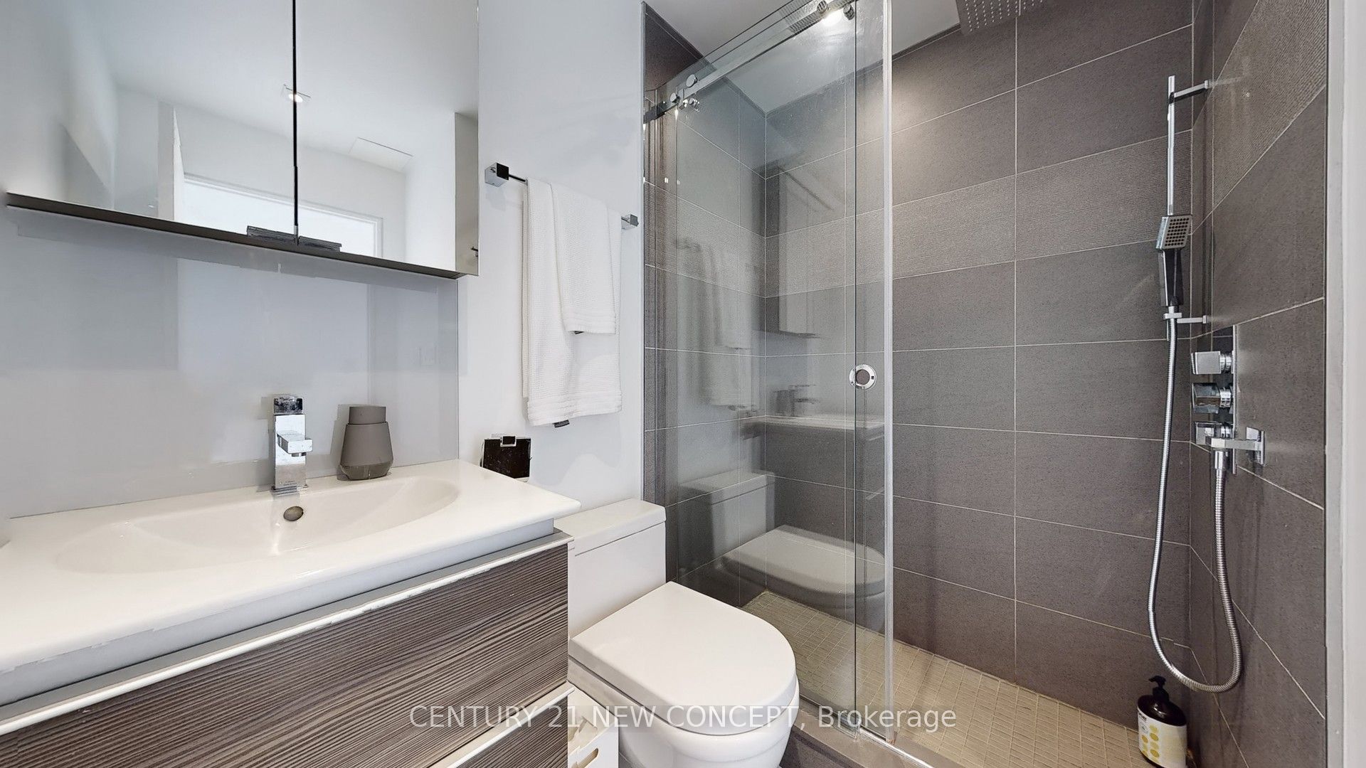 1 Watergarden Way N, #501